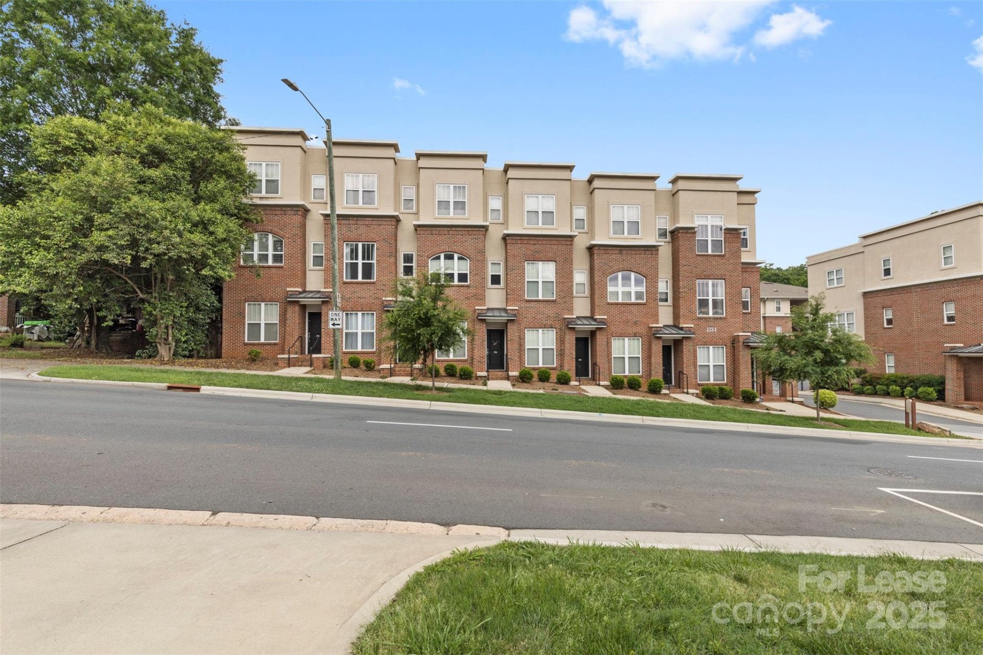 Property image 1 at 1314 Kenilworth Avenue, Charlotte, NC 28203