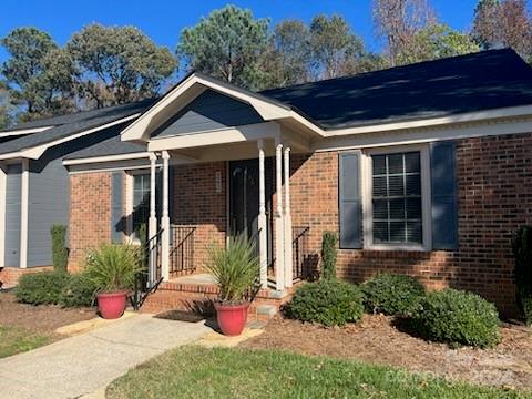 242 Pointe Circle