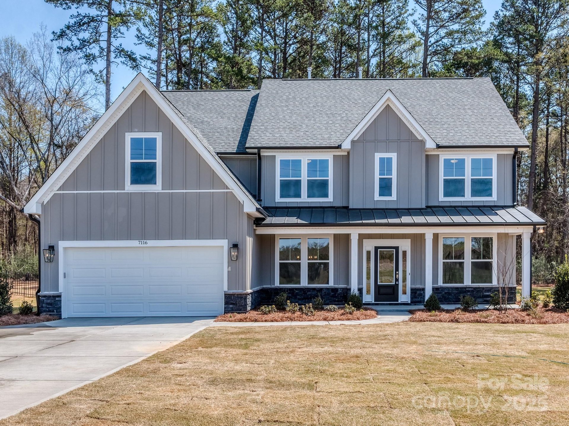 Hambright Forest, Huntersville Community