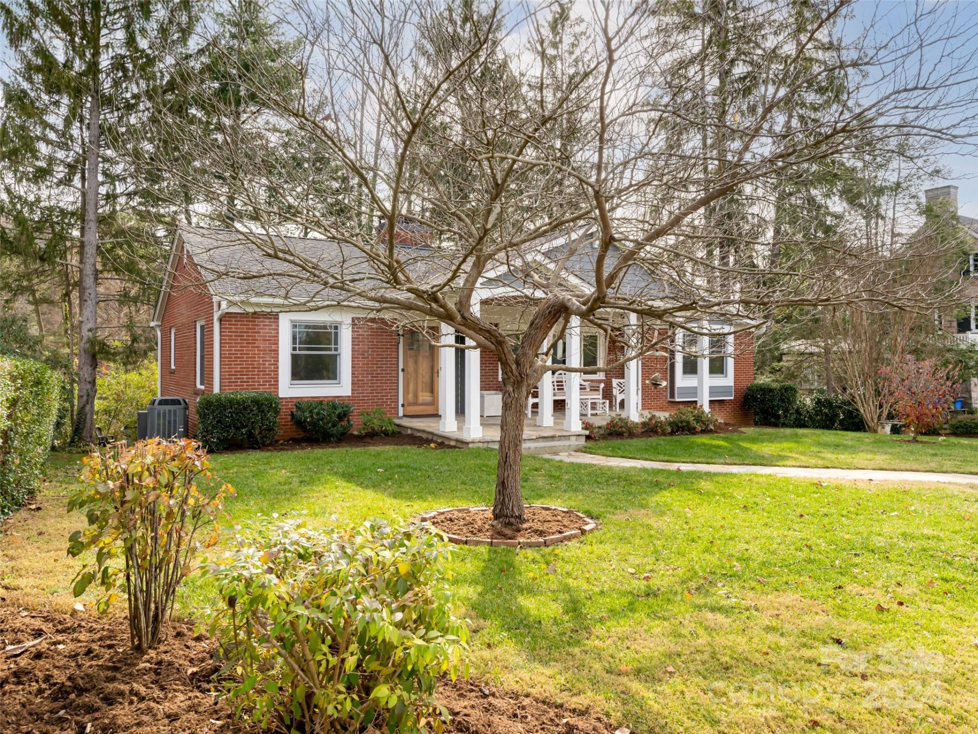 Property image 2 at 16 Griffing Boulevard, Asheville, NC 28804