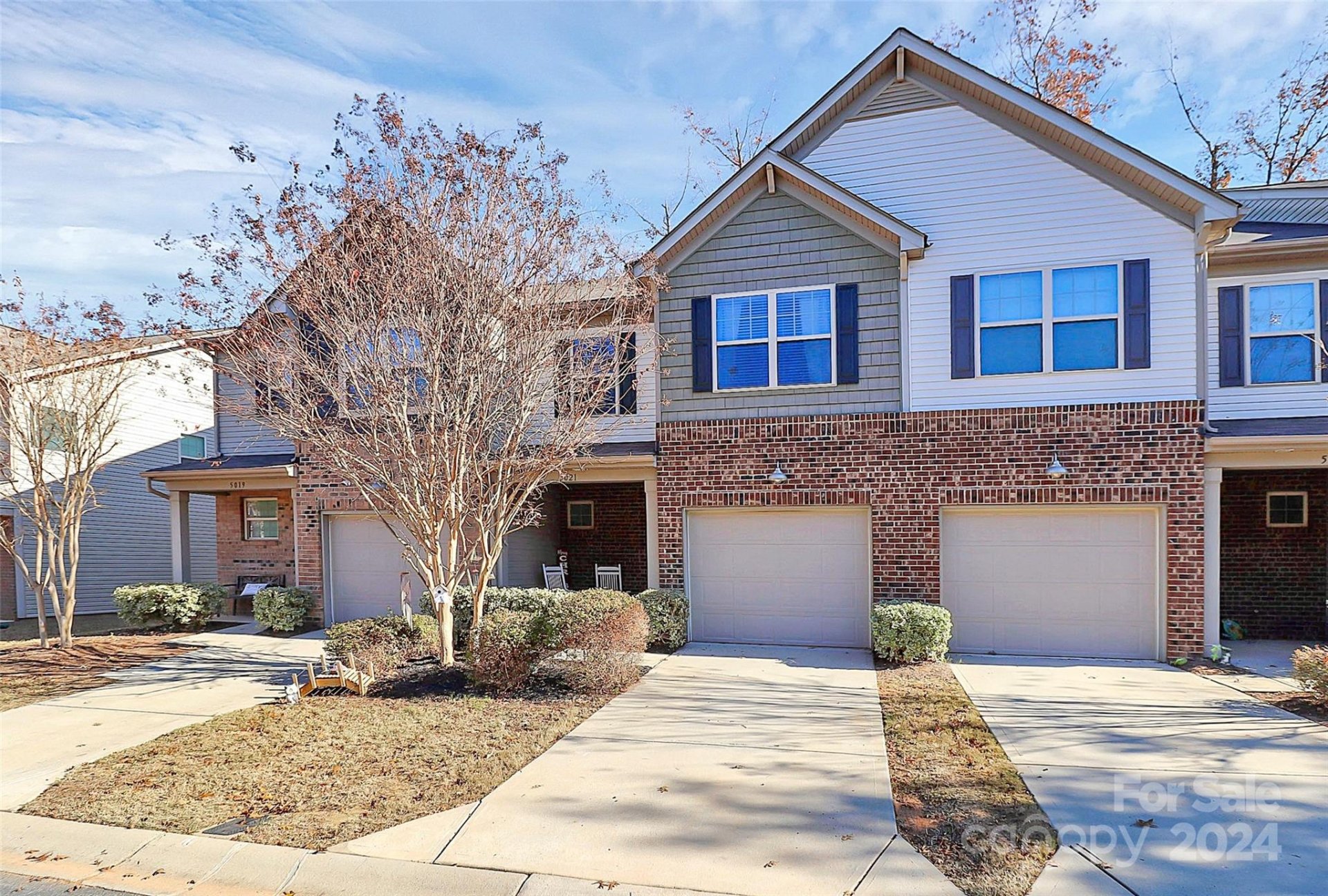 5021 Mockernut Lane