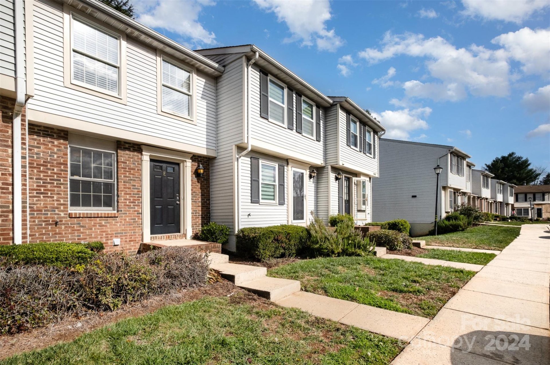 9432 Lexington Circle