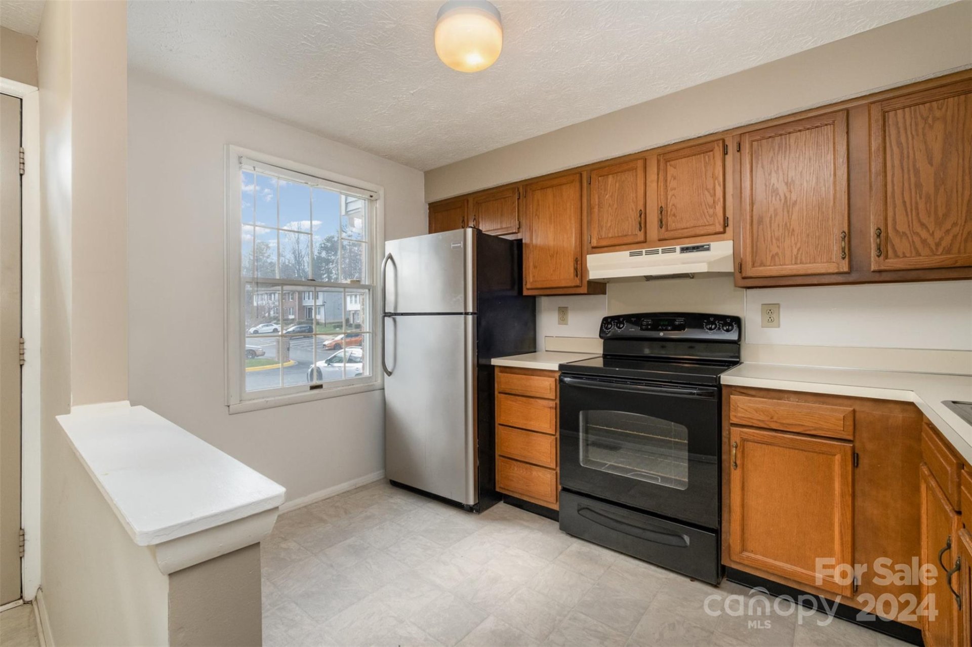 Property image 3 at 9432 Lexington Circle, Charlotte, NC 28213
