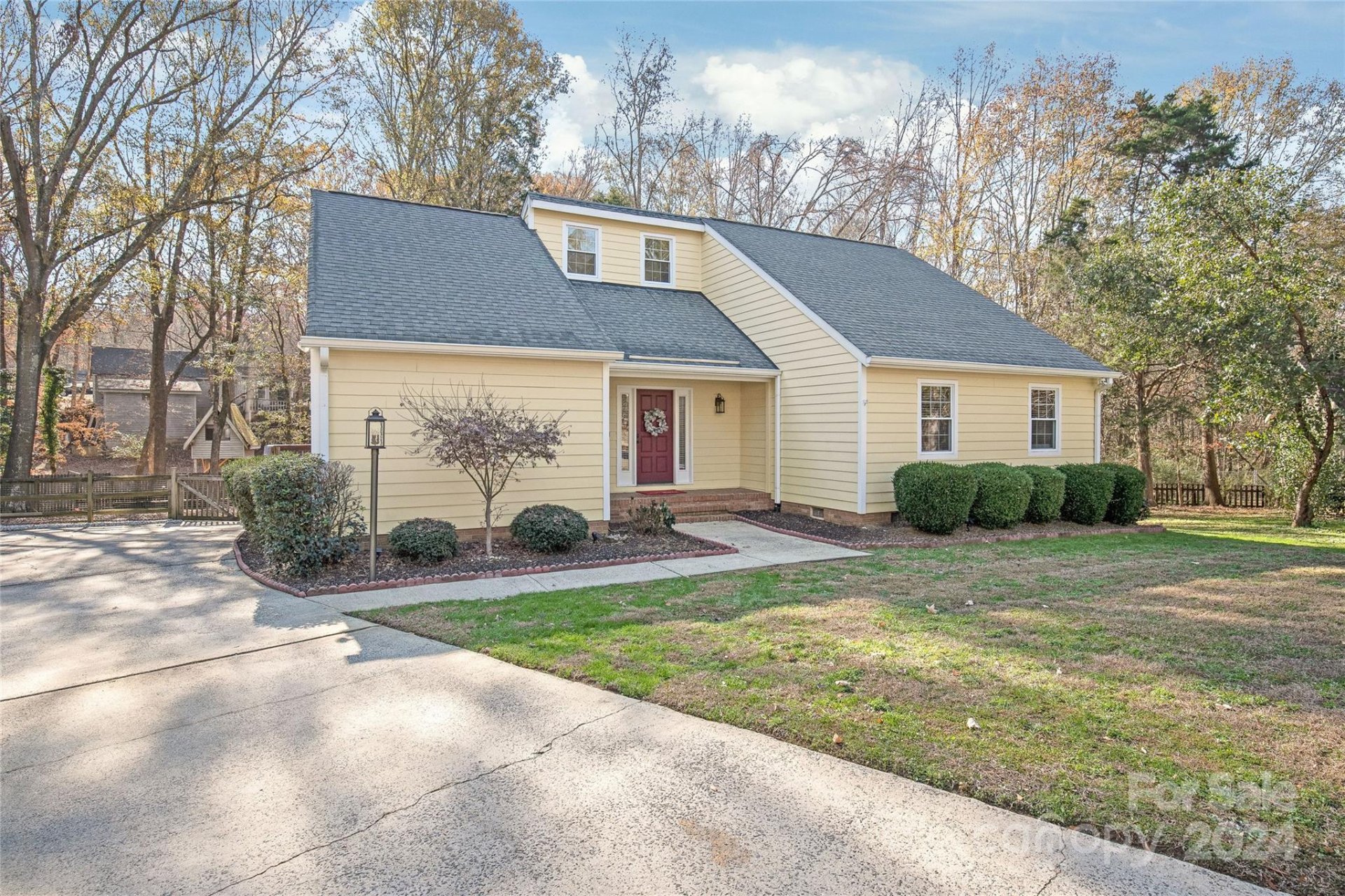 Property image 3 at 10800 Honey Bee Circle, Charlotte, NC 28226