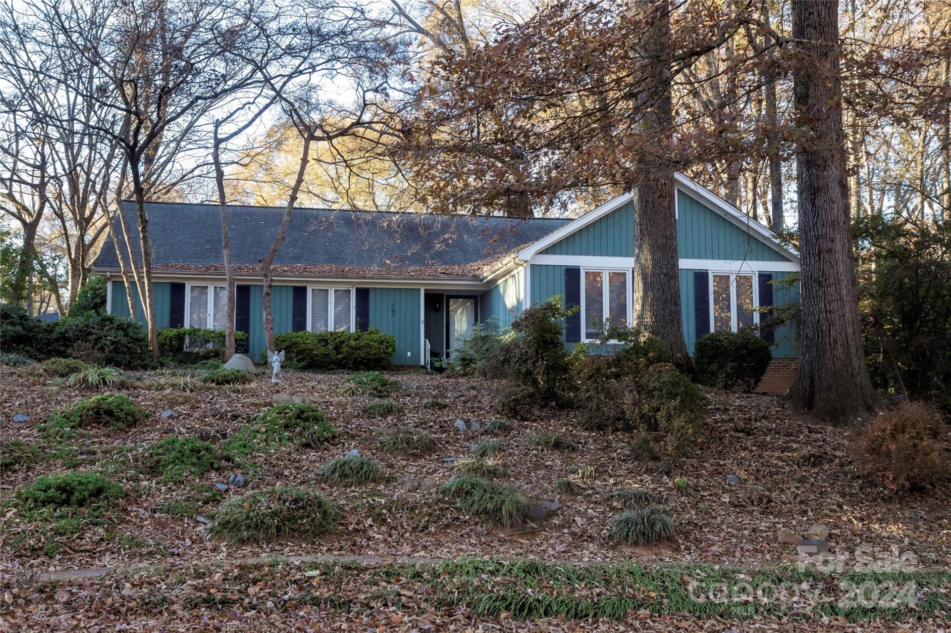 Property image 1 at 1600 E Barden Road, Charlotte, NC 28226