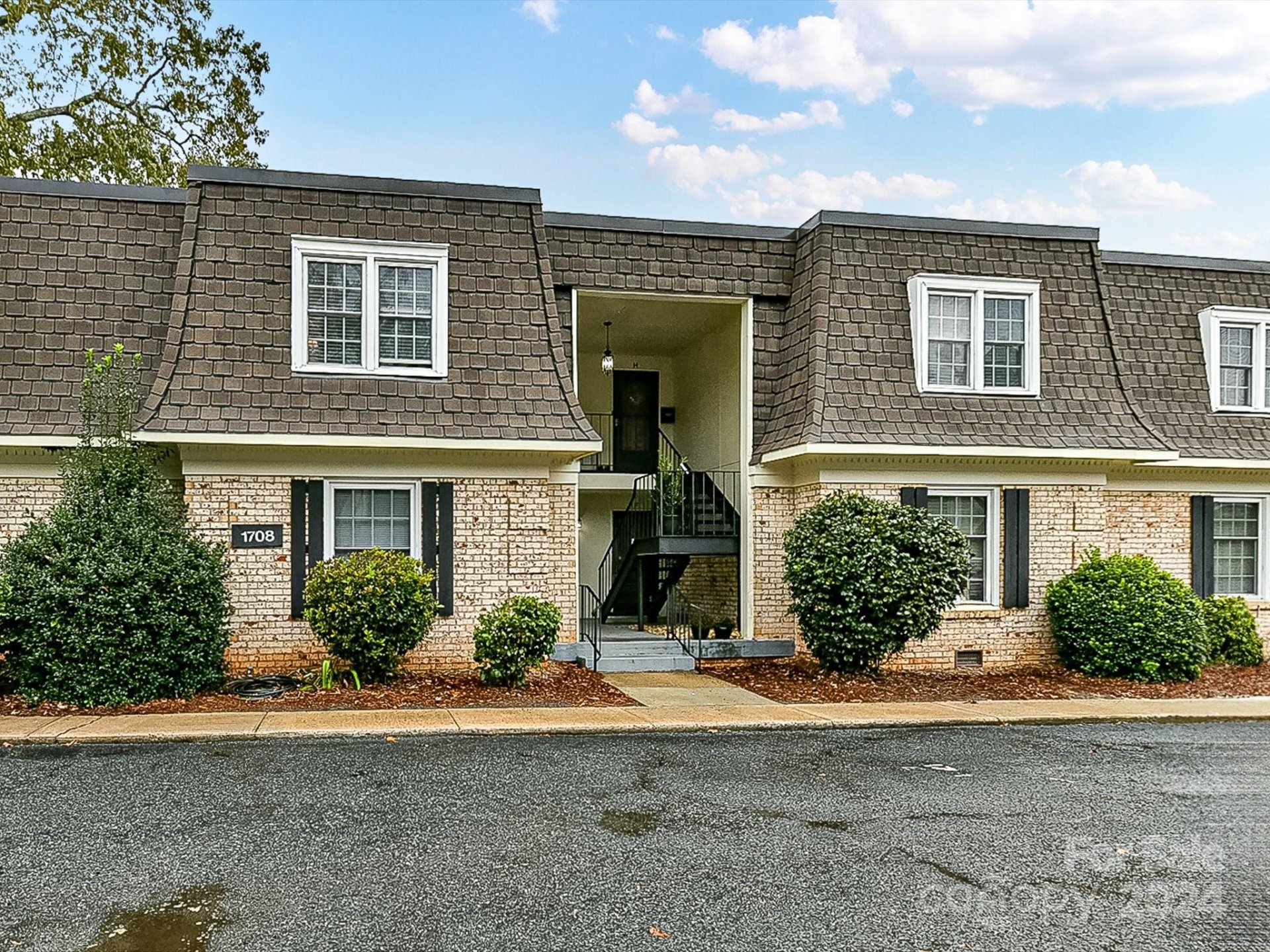 1708 Roxborough Road