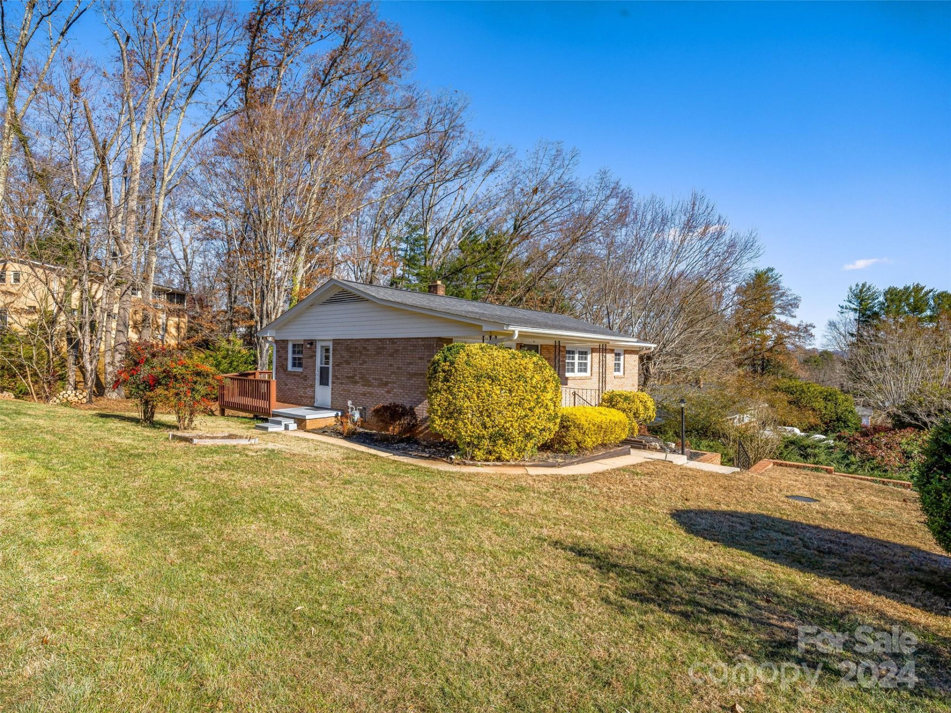 Property image 5 at 6 Debra Lane, Asheville, NC 28806