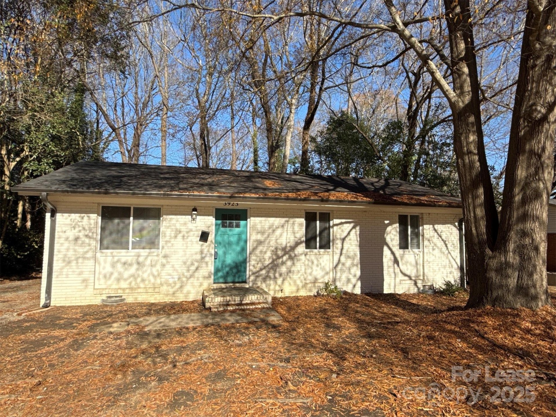 Property image 1 at 3923 Colebrook Road, Charlotte, NC 28215
