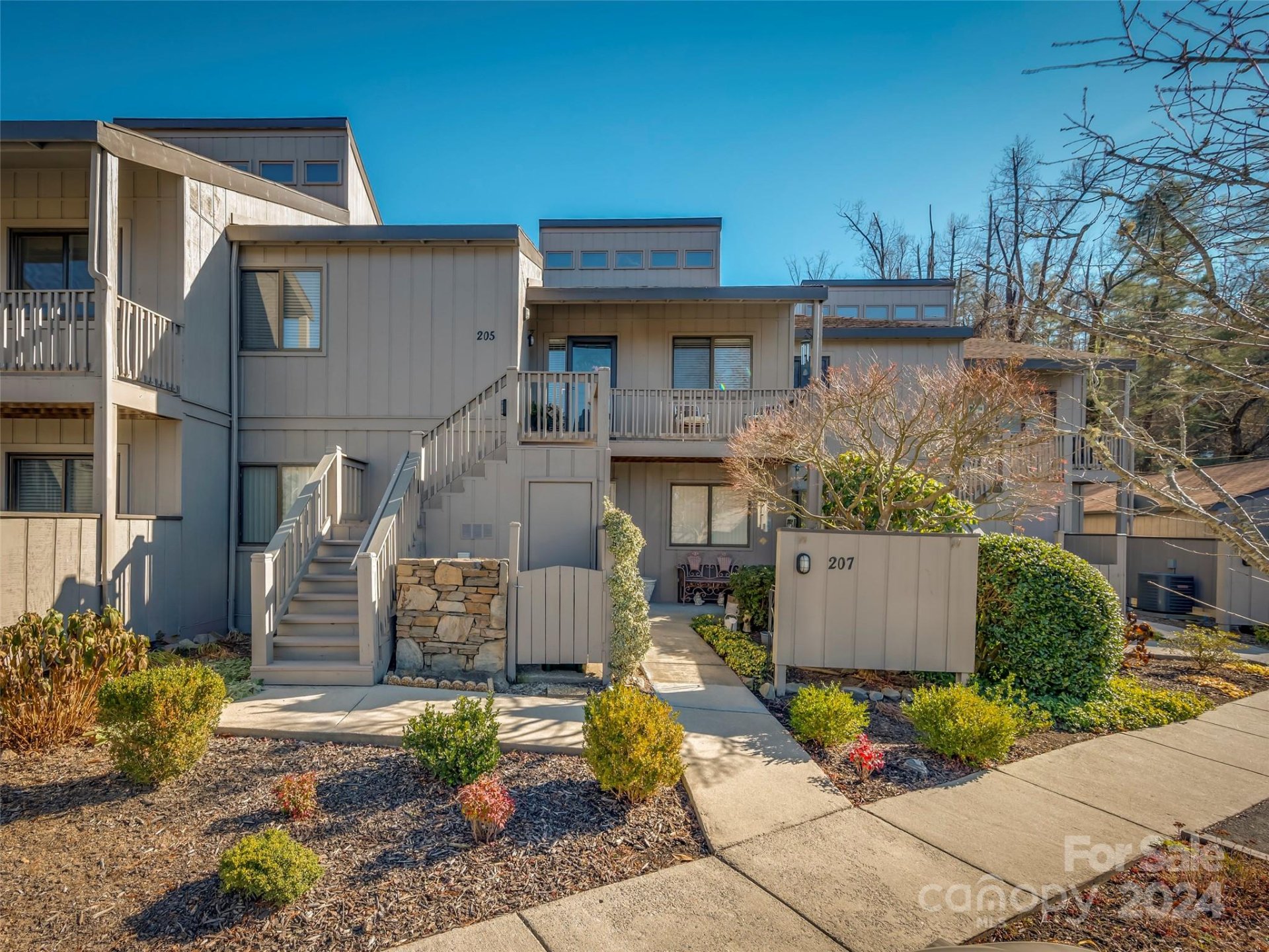 Property image 1 at 205 Juniper Lane, Hendersonville, NC 28739