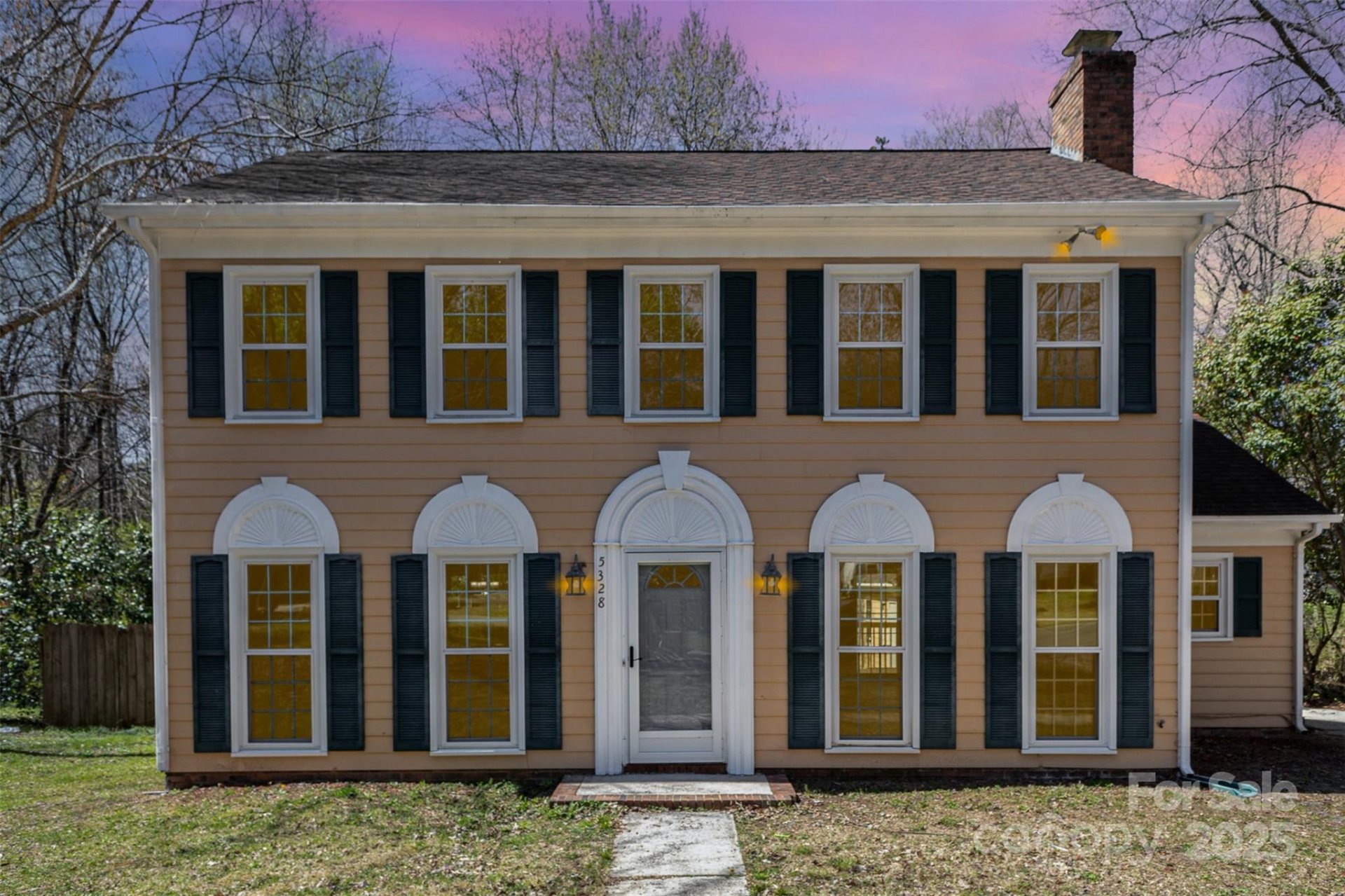 Cheverton, Charlotte Community
