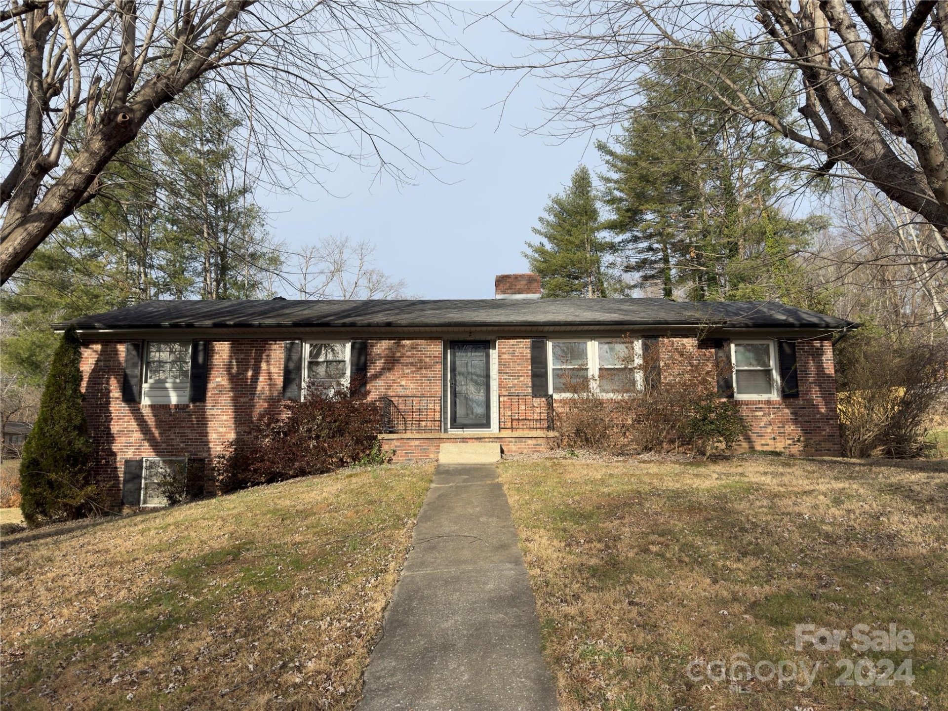 2 Crestview Court