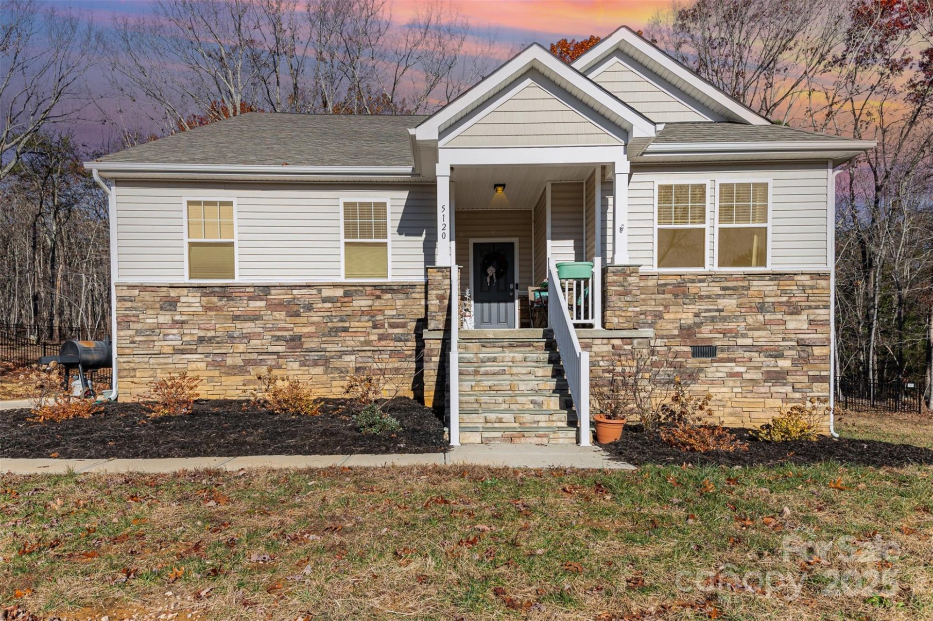 Property image 1 at 5120 Kings Pinnacle Drive, Kings Mountain, NC 28086