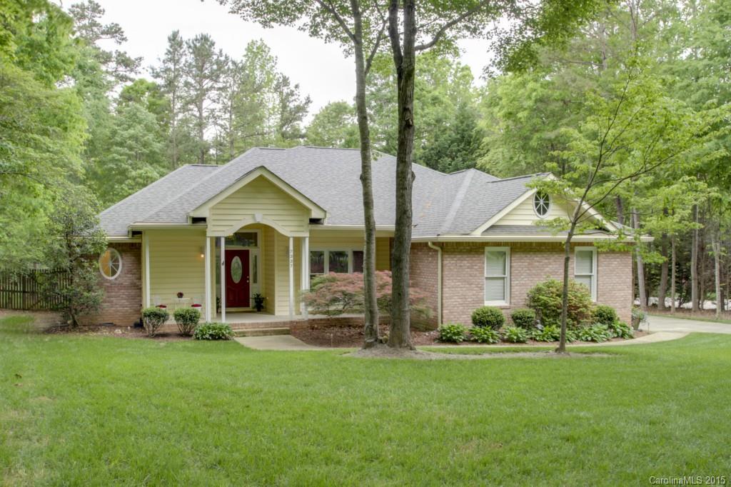 Property image 1 at 7337 Cobblecreek Drive, Matthews, NC 28104