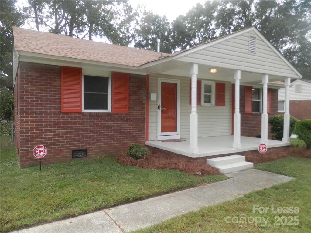 Property image 1 at 2827 Burbank Drive, Charlotte, NC 28216