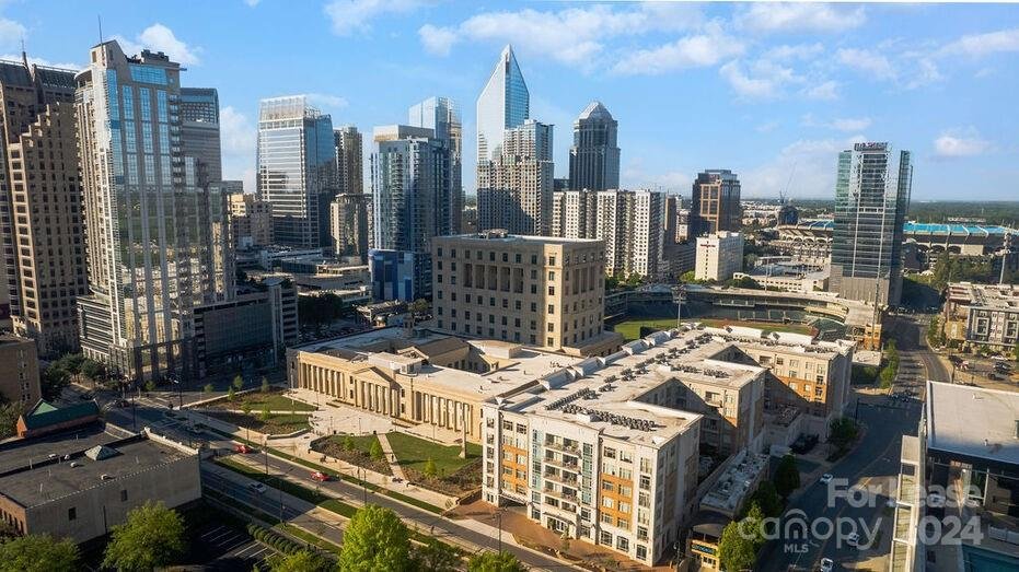 Property image 2 at 425 W Trade Street, Charlotte, NC 28203