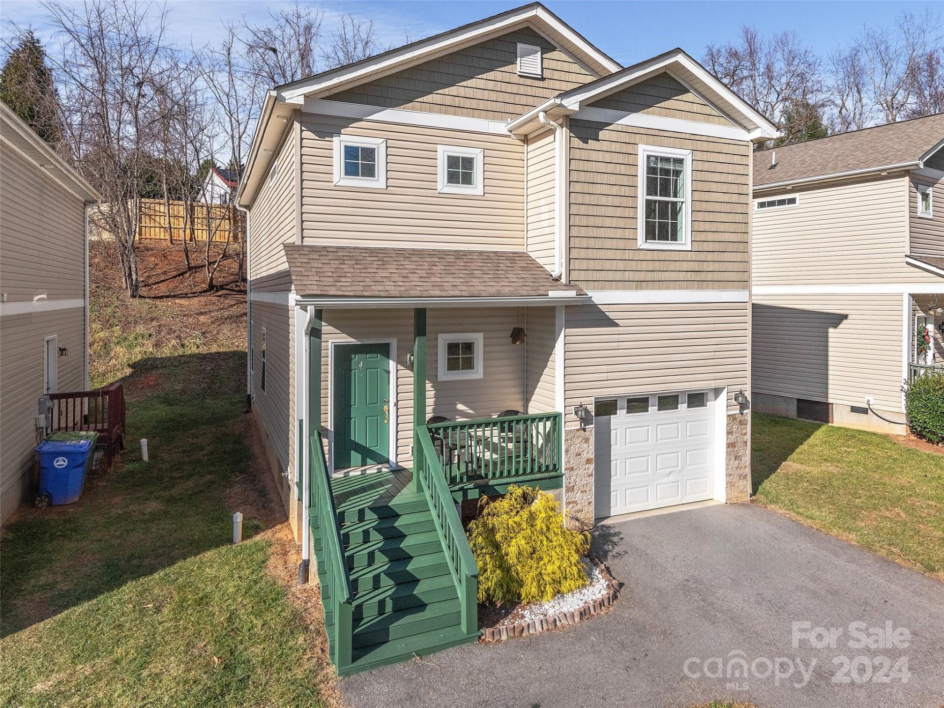 4 Willow Shade Drive