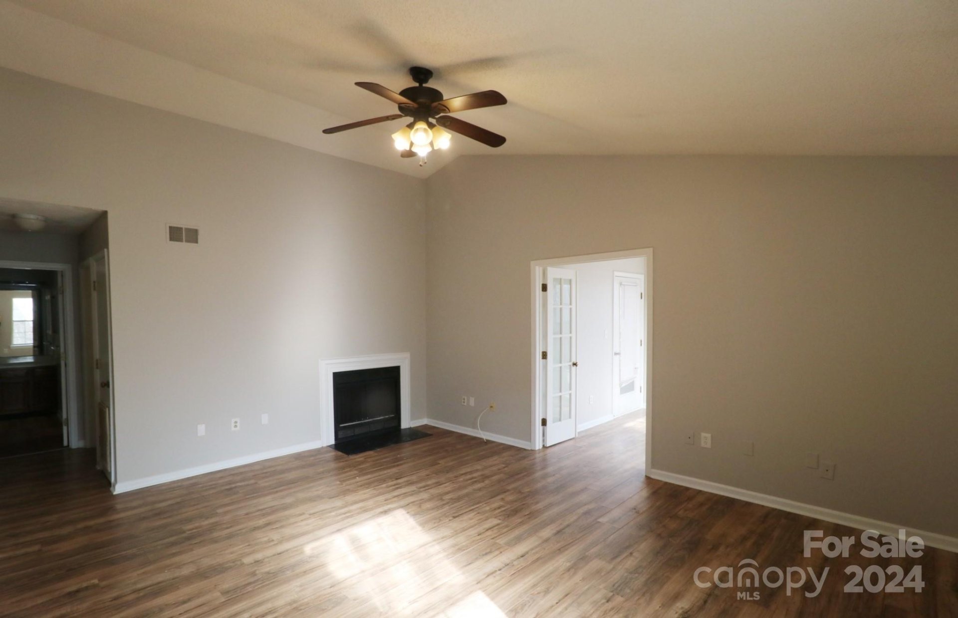 Property image 2 at 8121 E Tremaine Court, Charlotte, NC 28227