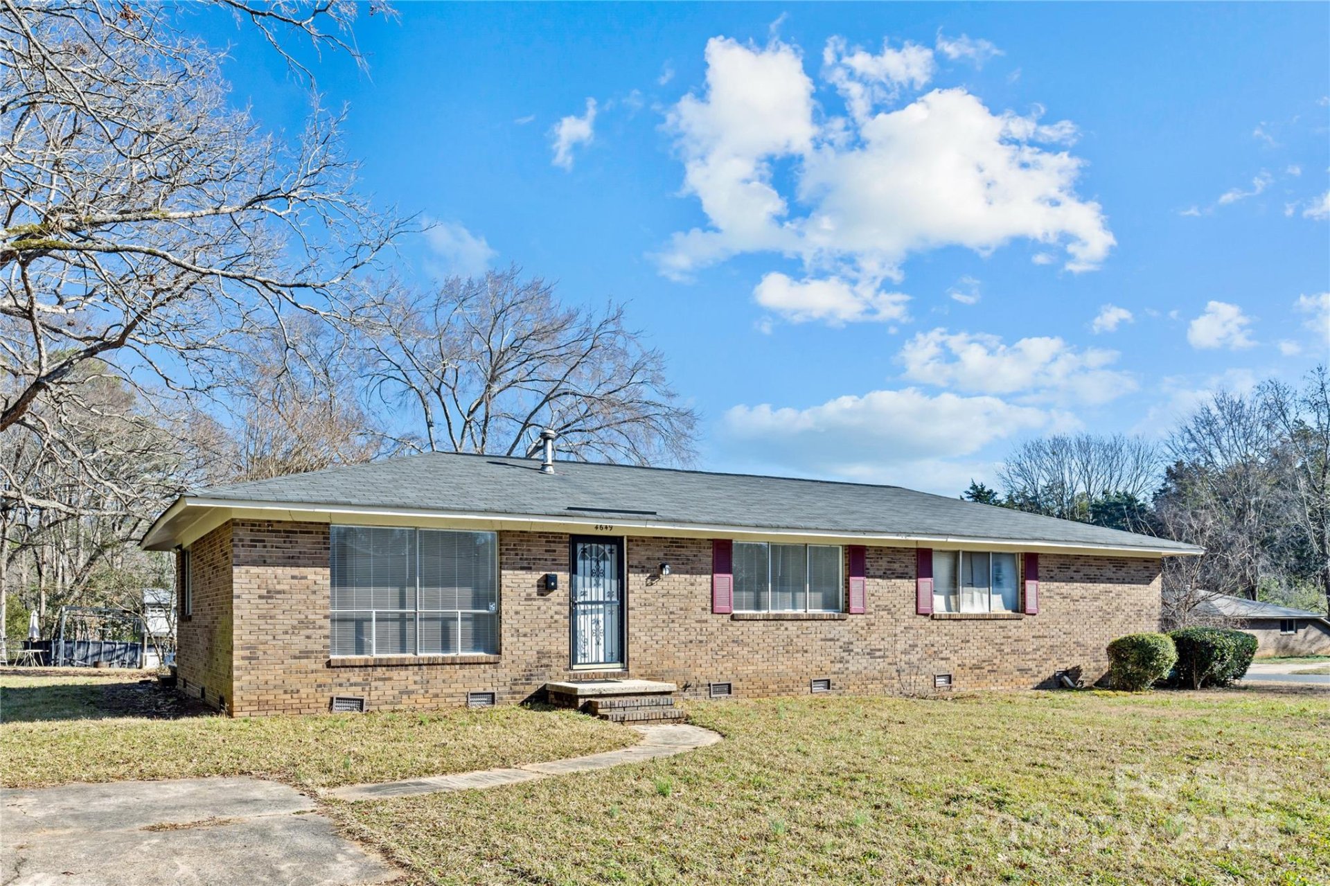 Property image 1 at 4901 Malibu Drive, Charlotte, NC 28215