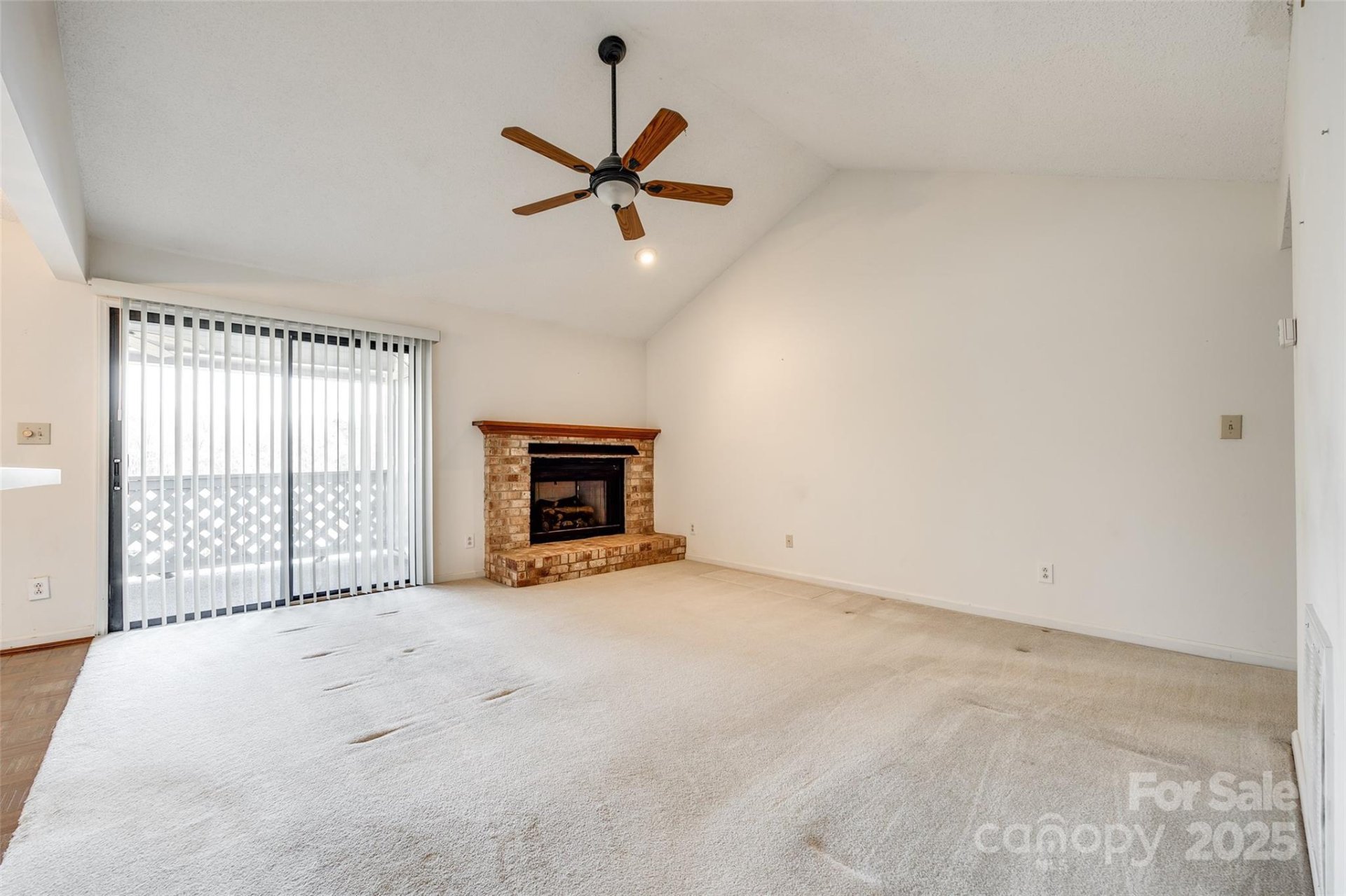 Property image 3 at 5843 Harris Grove Lane, Charlotte, NC 28212