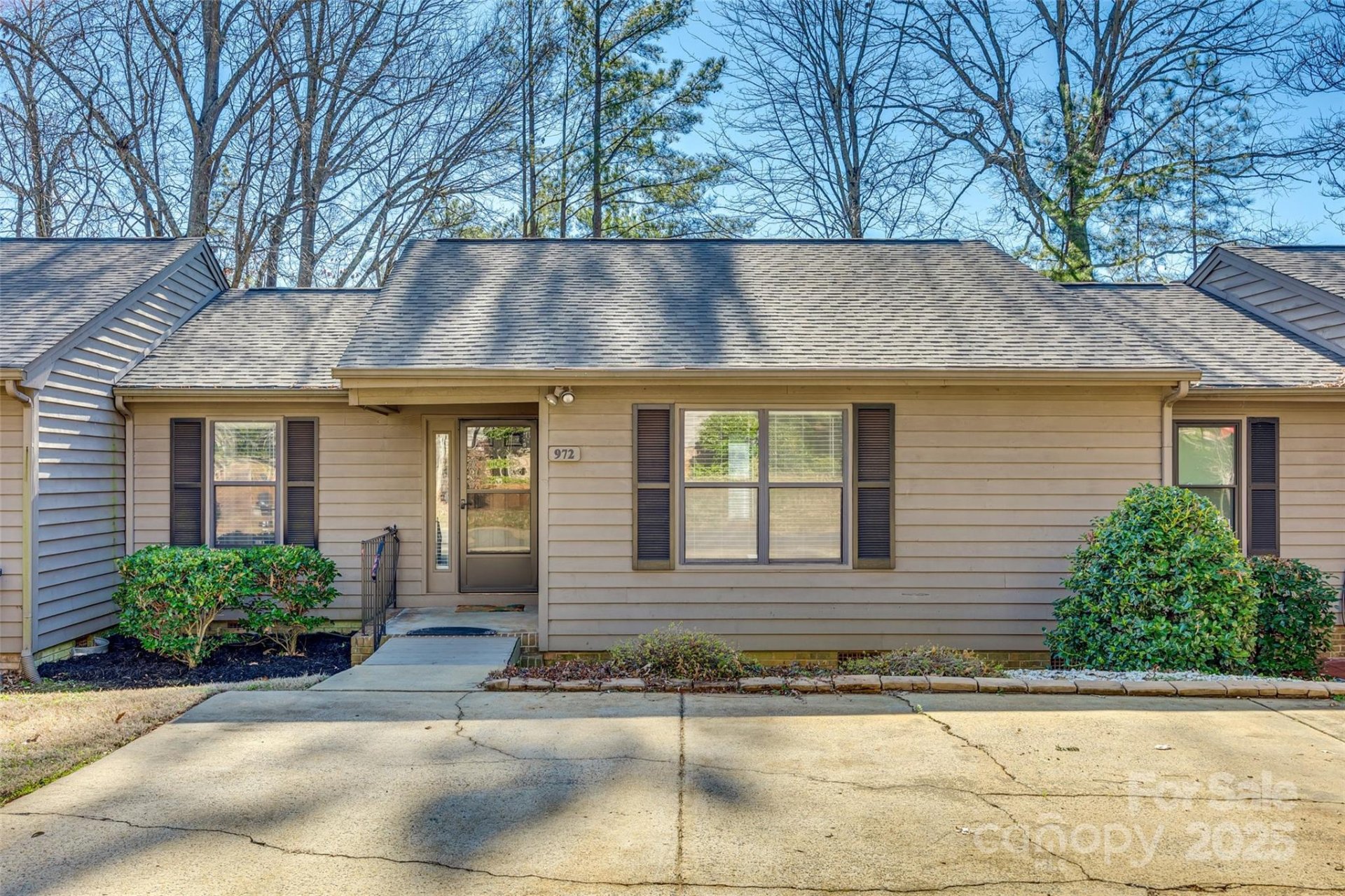 972 Cranberry Circle