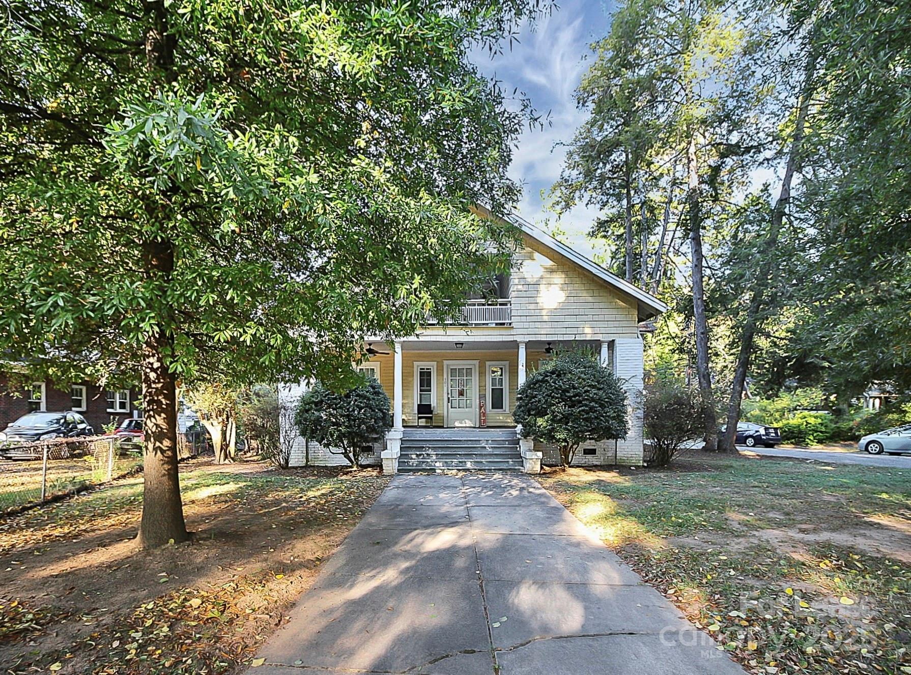 Property image 1 at 701 S York Street, Gastonia, NC 28052