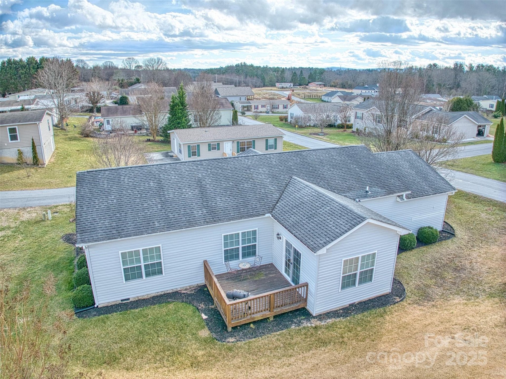 Property image 2 at 1 N Frederick Lane, Hendersonville, NC 28792