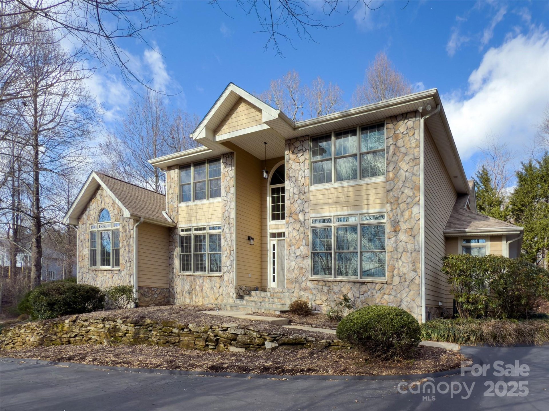 Property image 1 at 101 Pinnacle Peak Lane, Flat Rock, NC 28731