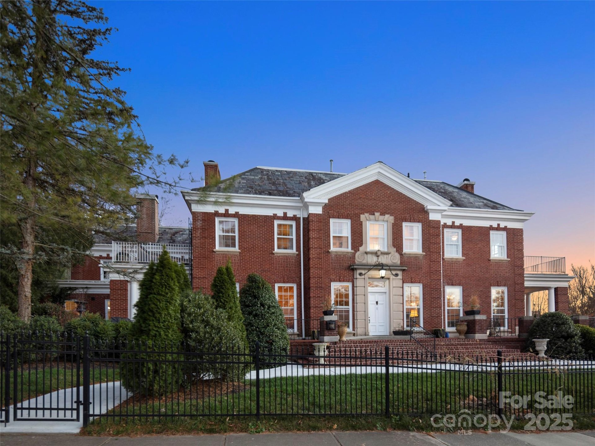 1 Sunset Parkway