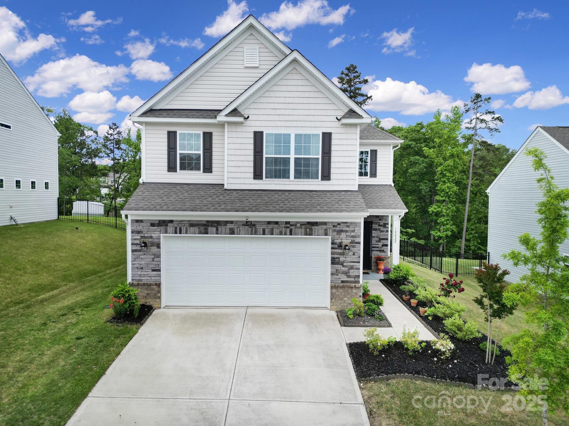 Brightwater, Charlotte Community