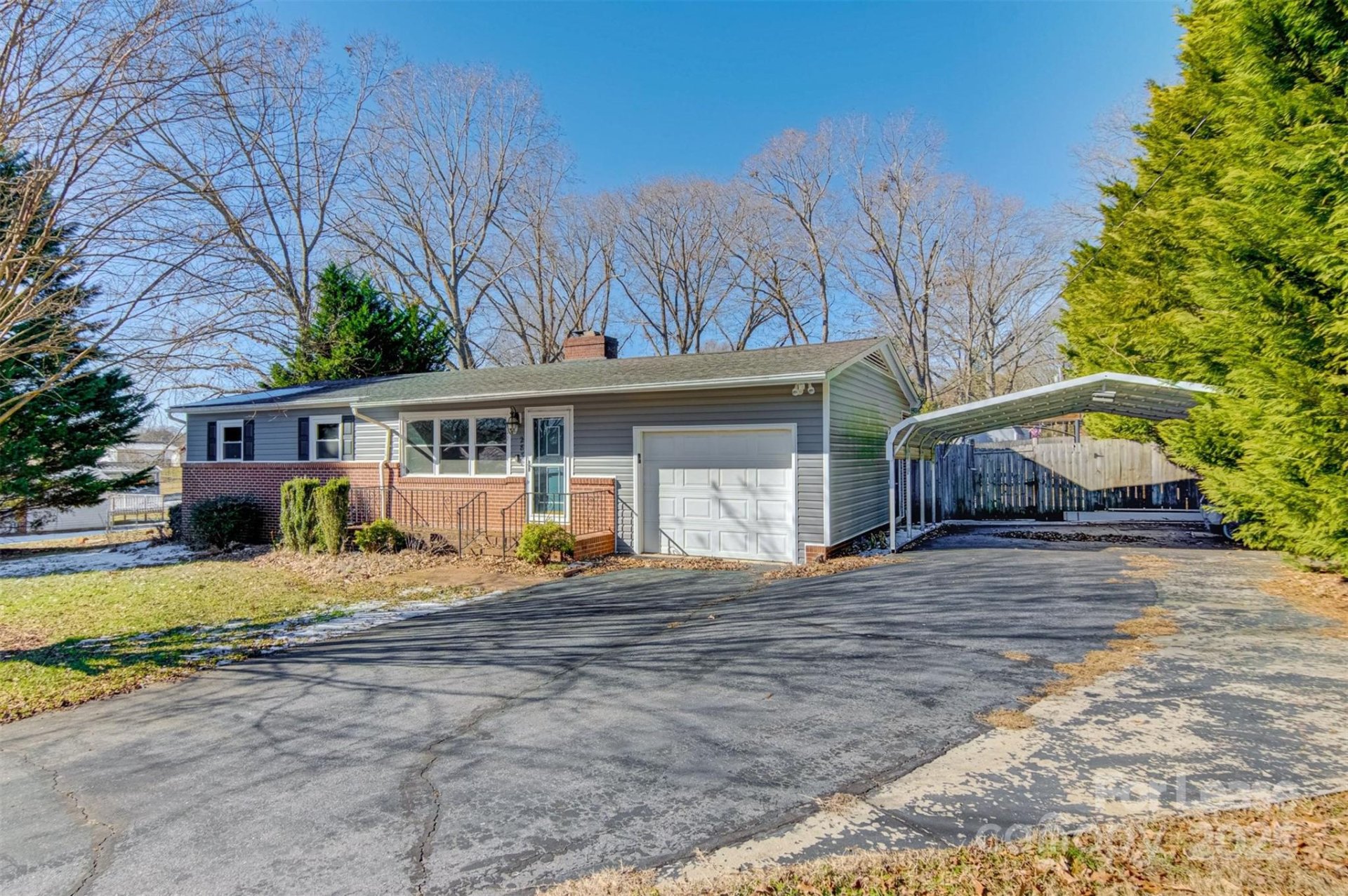 Property image 1 at 2831 21st Street, Hickory, NC 28601