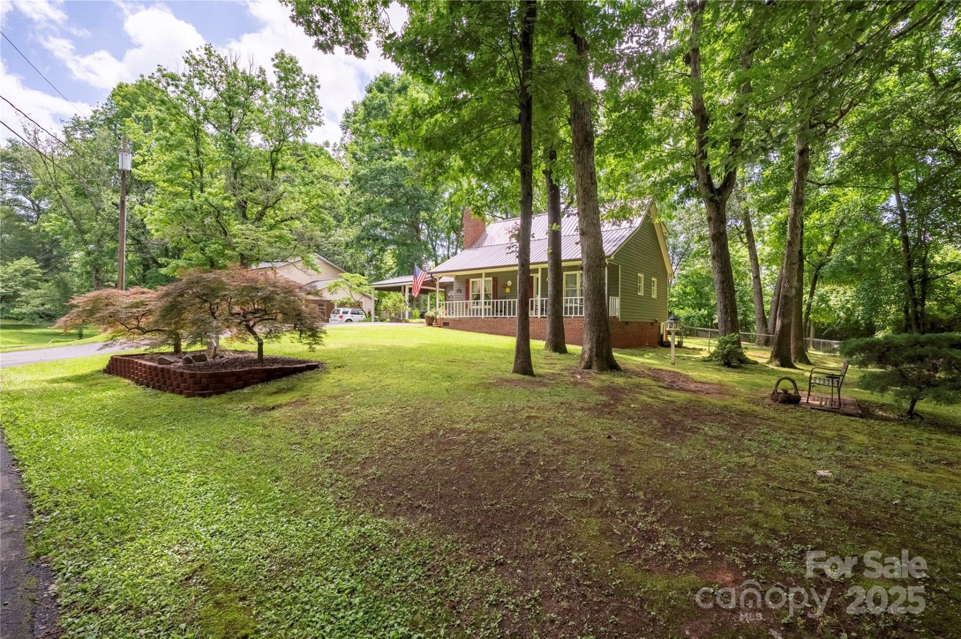 Property image 2 at 515 Holly Circle, Mount Holly, NC 28120