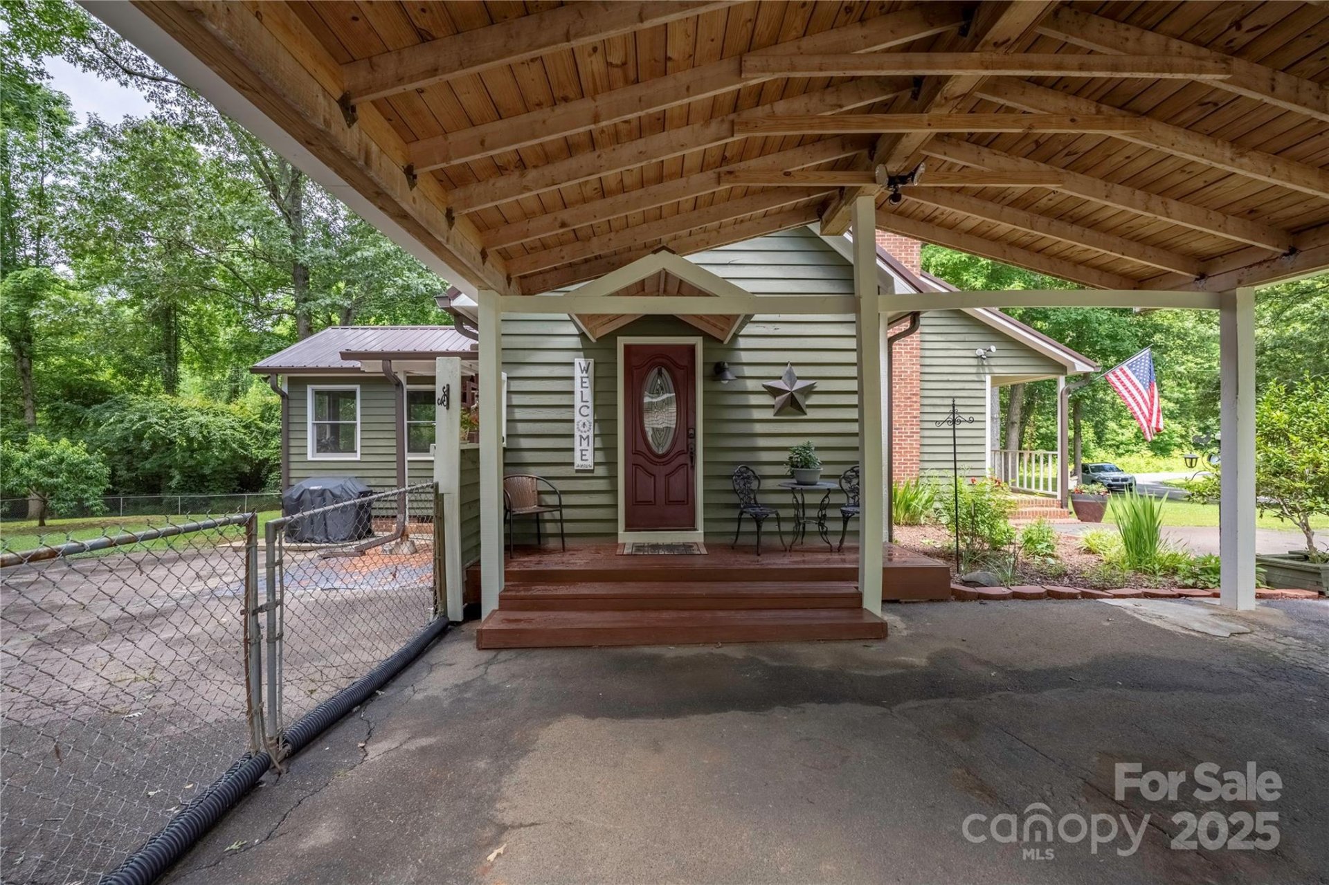 Property image 3 at 515 Holly Circle, Mount Holly, NC 28120