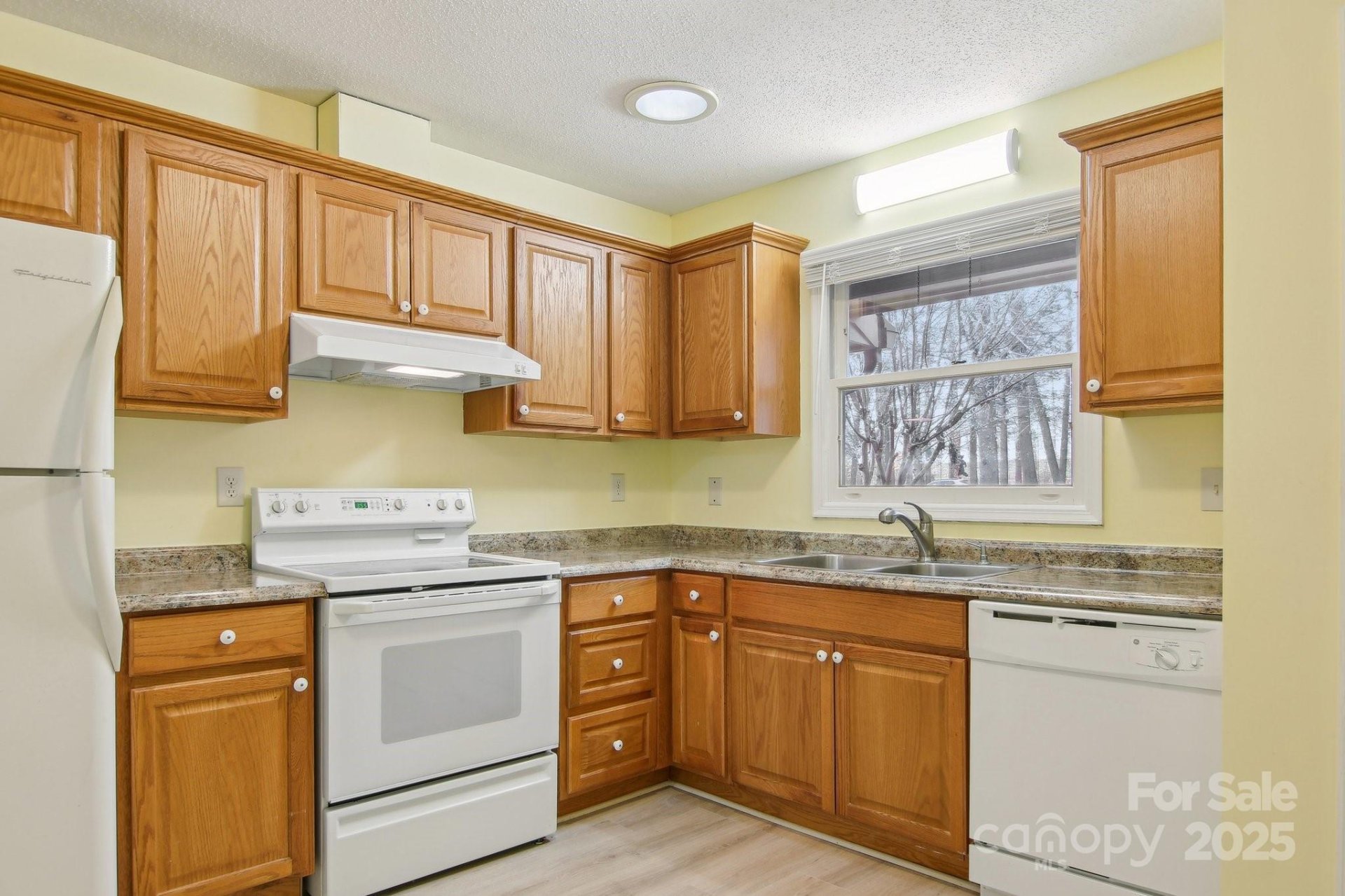 Property image 5 at 28 Pencross Circle, Etowah, NC 28729