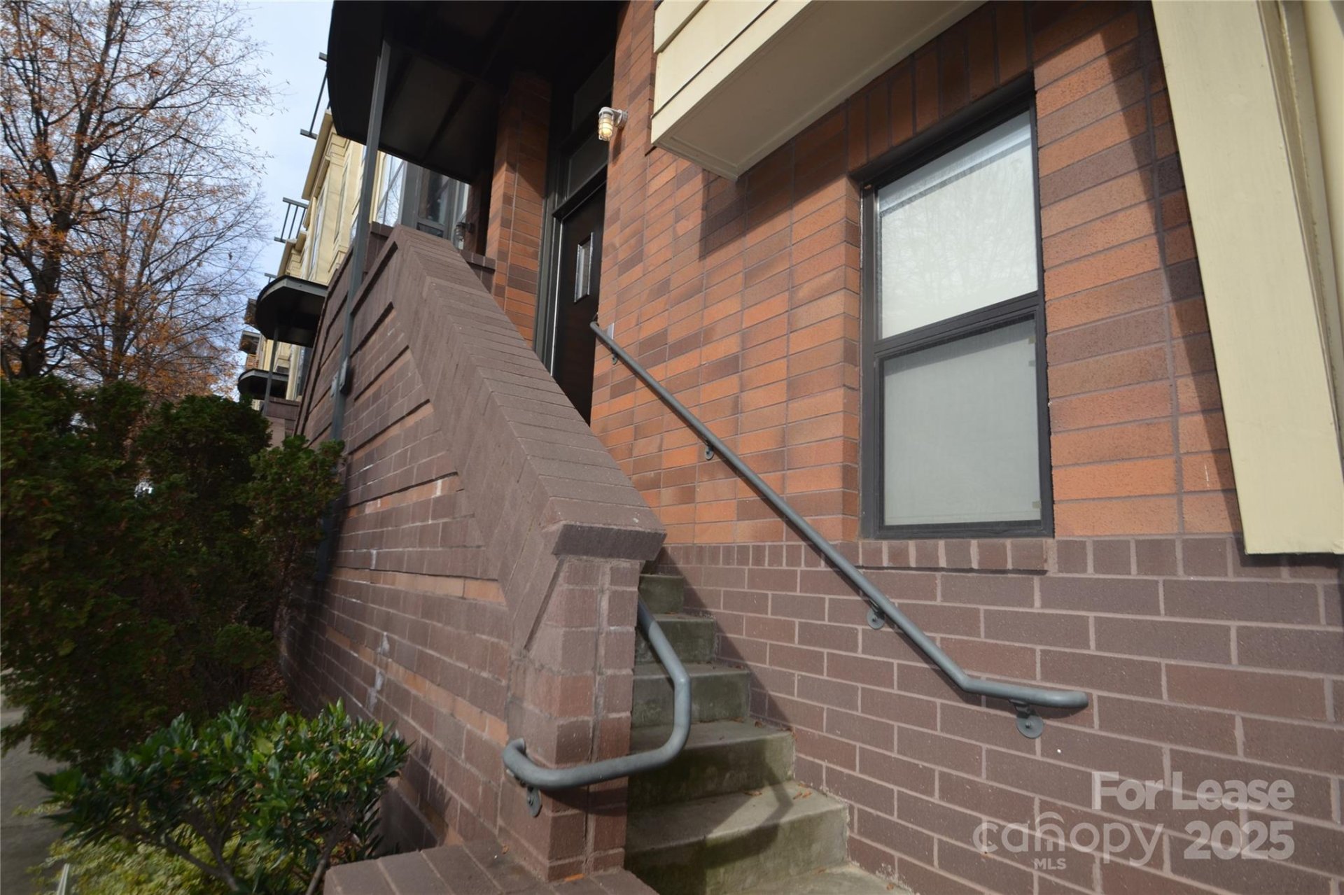 Property image 1 at 639 E 10th Street, Charlotte, NC 28202