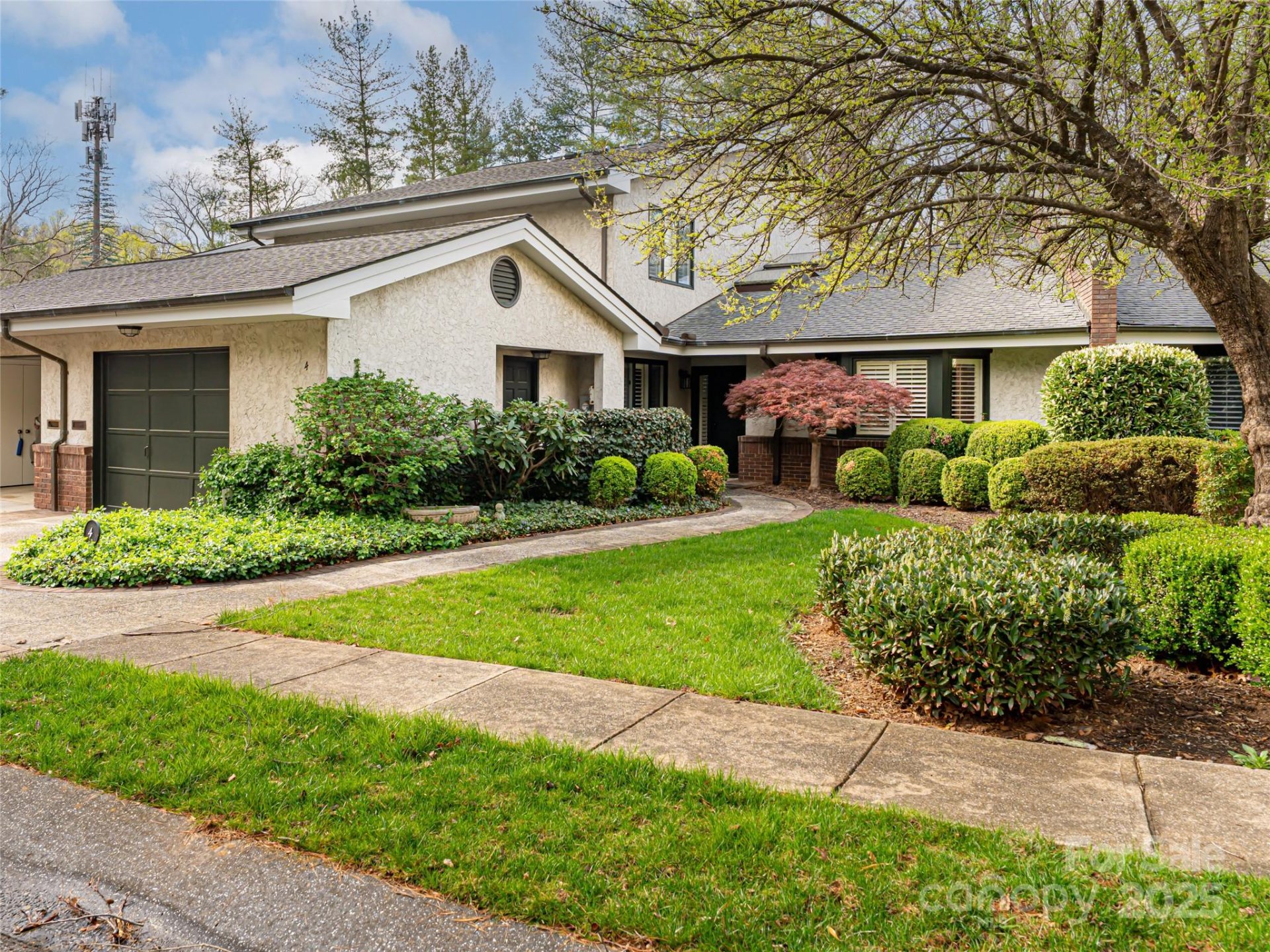 Property image 1 at 4 Bourne Lane, Asheville, NC 28803