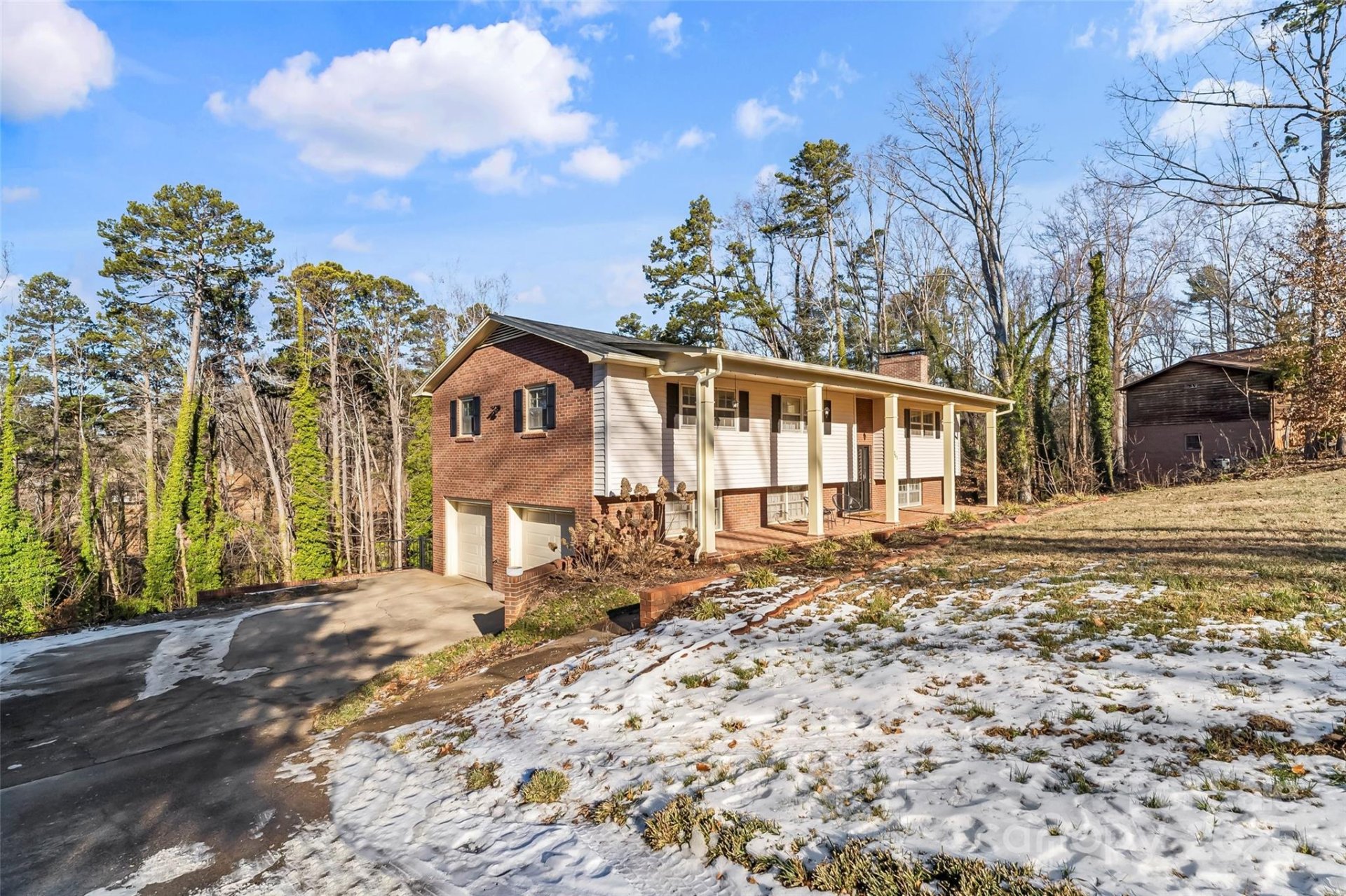 261 Skyline Road