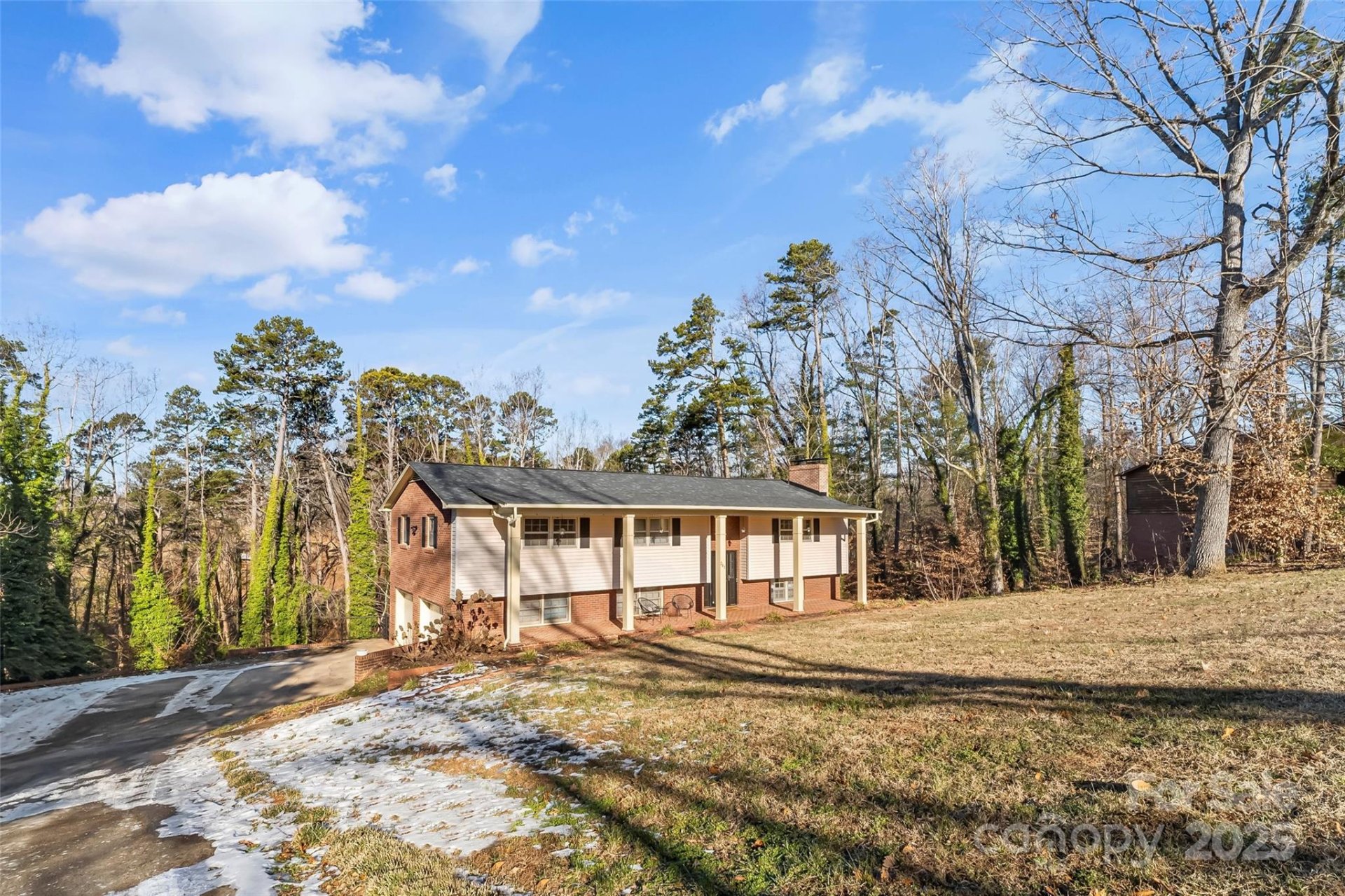 Property image 2 at 261 Skyline Road, Hickory, NC 28601