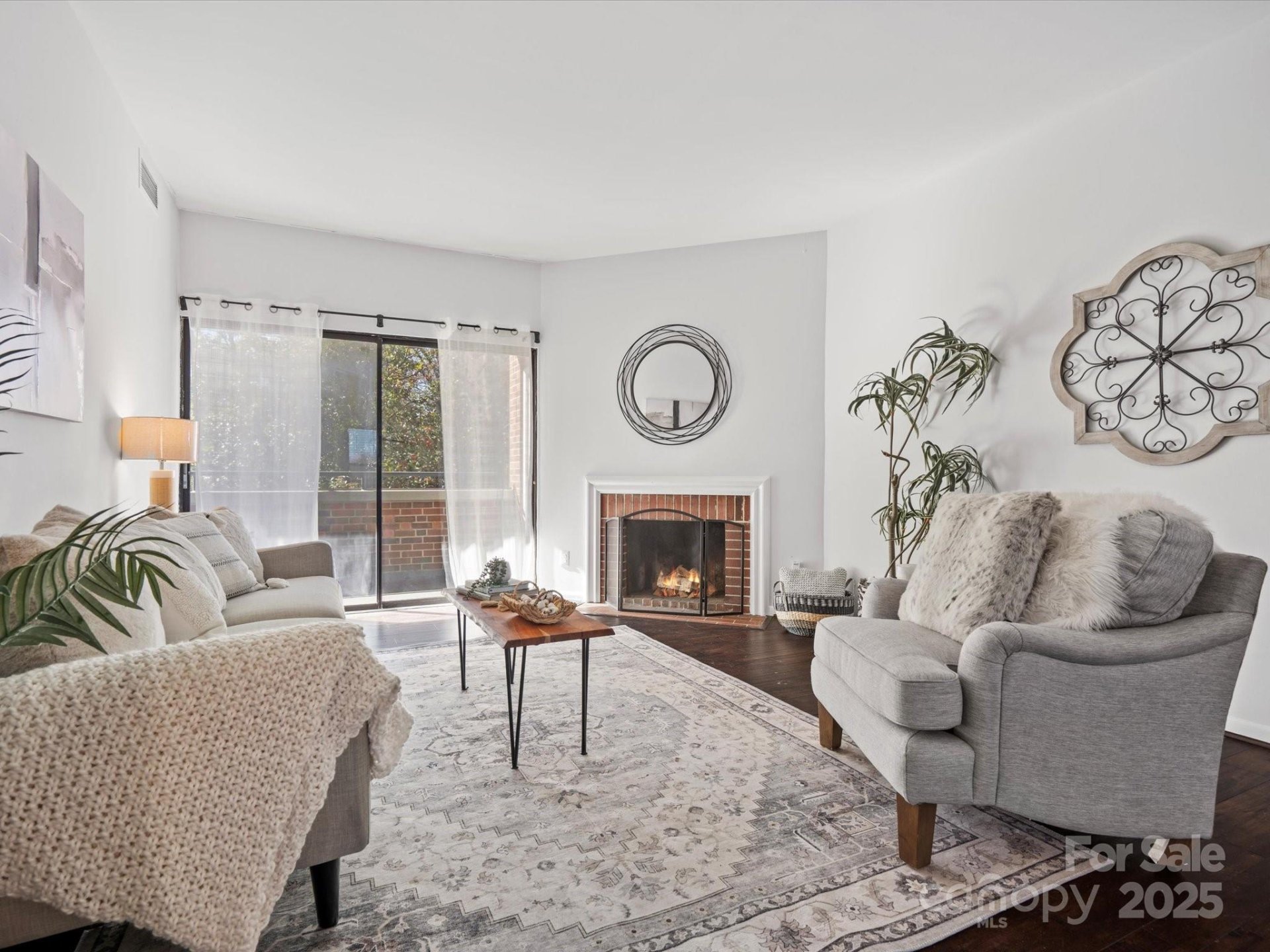 224 N Poplar Street