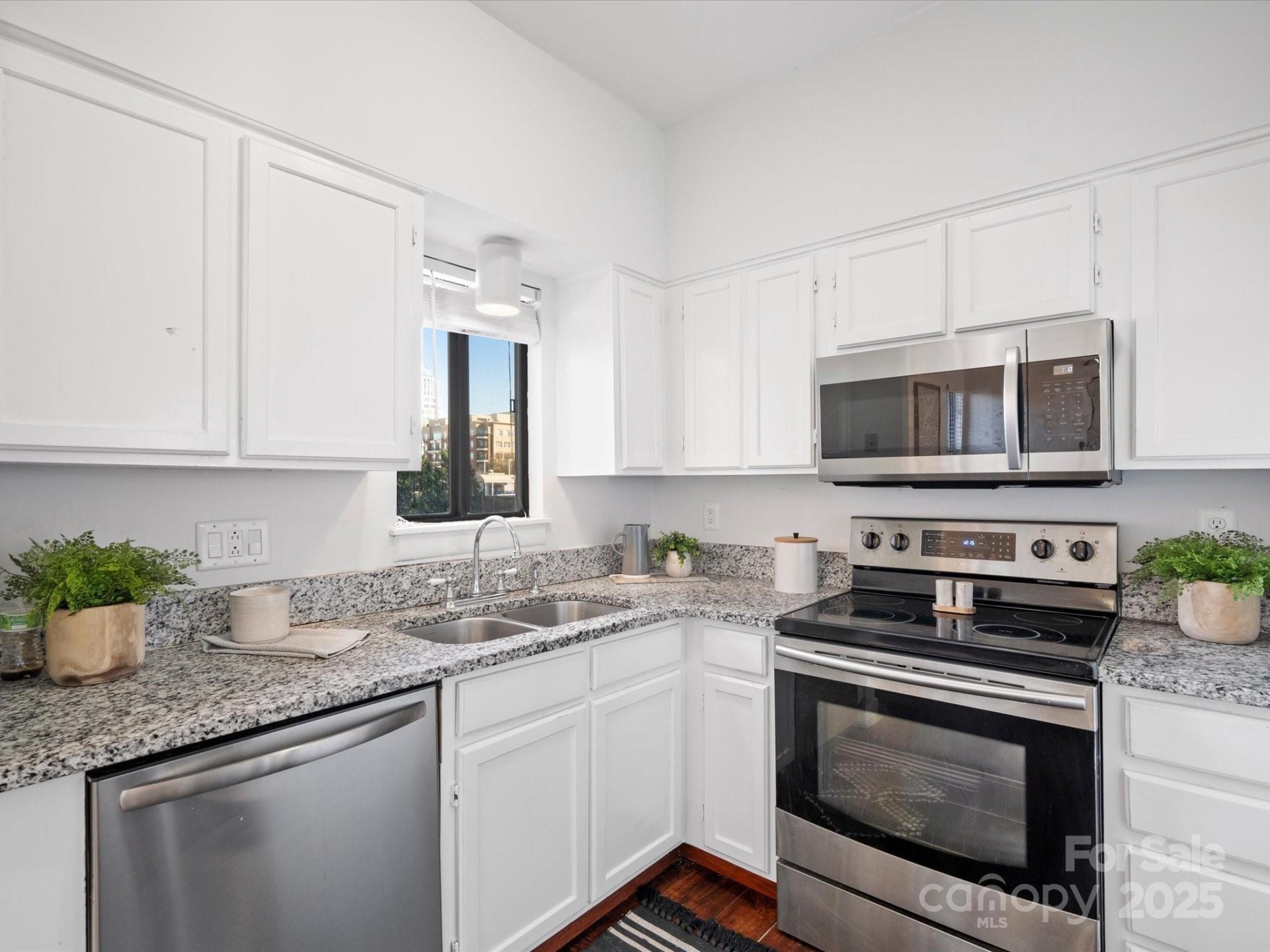 Property image 4 at 224 N Poplar Street, Charlotte, NC 28202