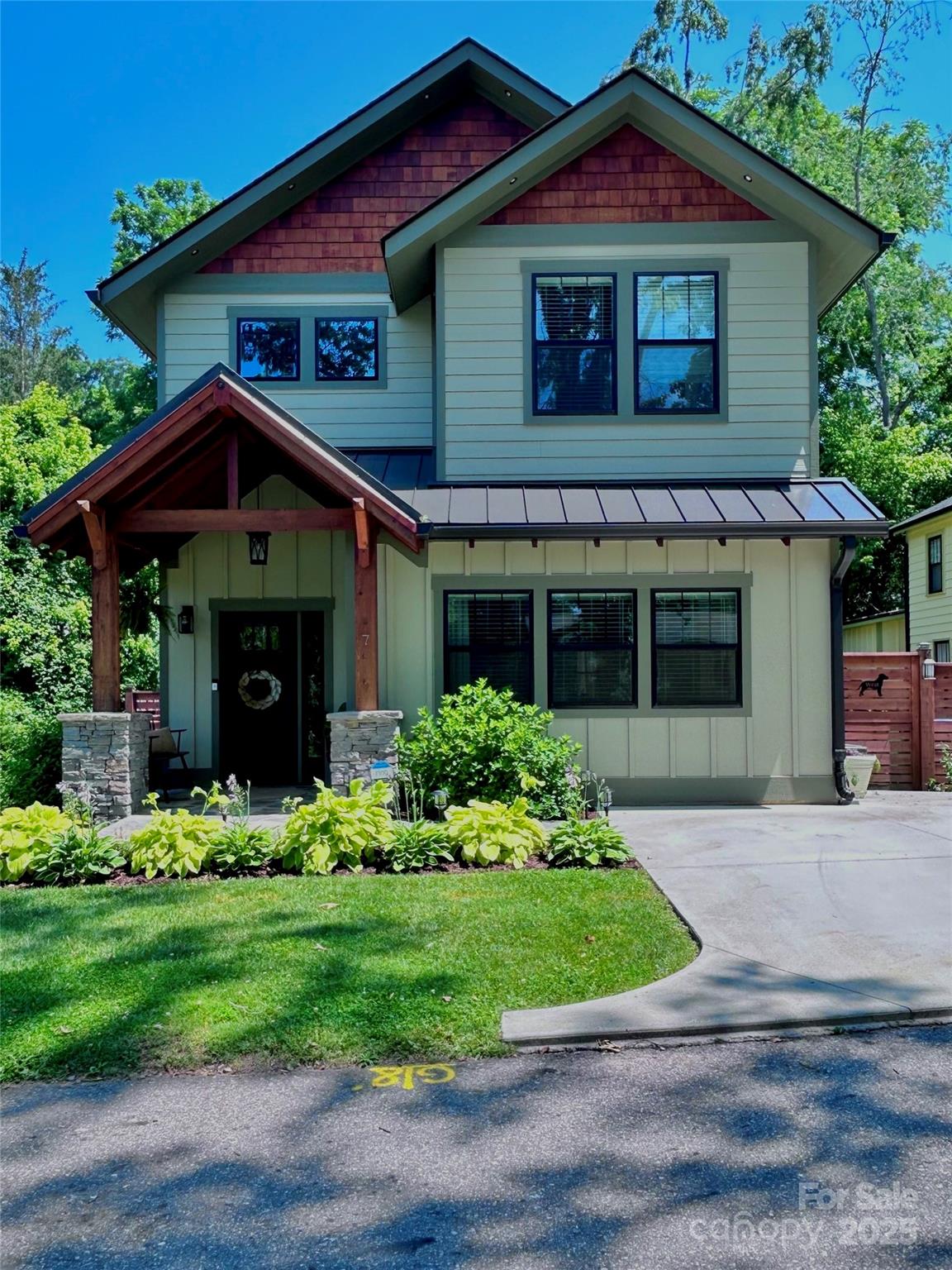 Property image 1 at 7 Acona Lane, Asheville, NC 28803