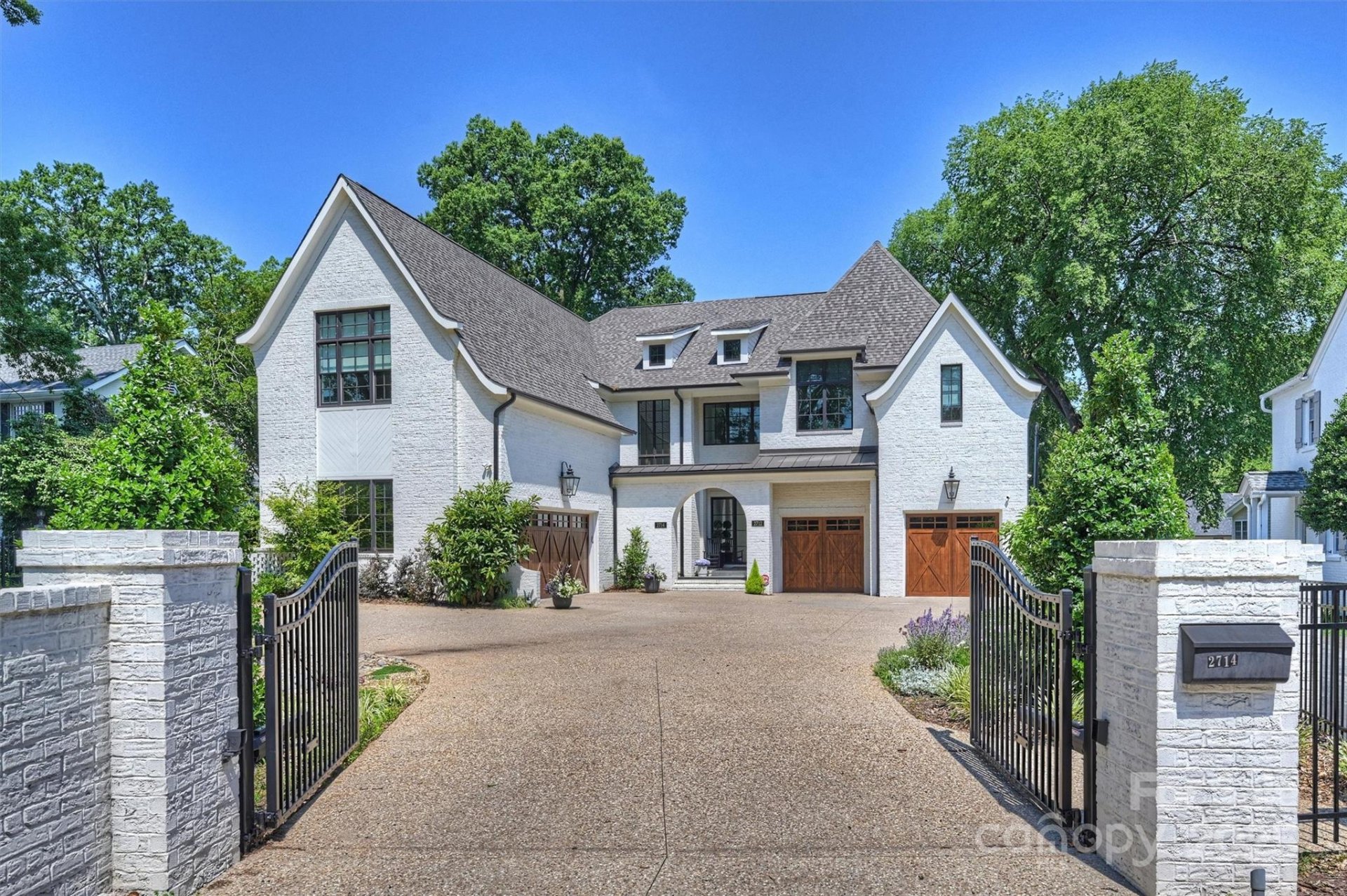 Property image 2 at 2714 Selwyn Avenue, Charlotte, NC 28209