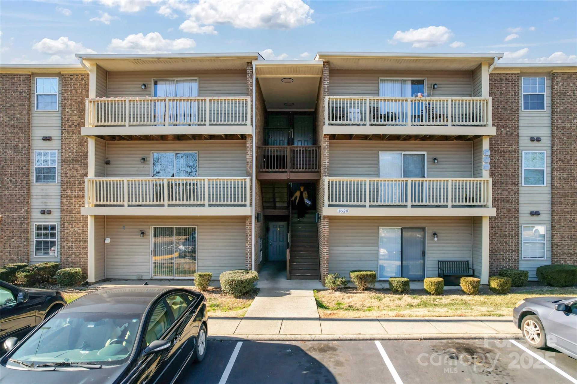 Property image 4 at 1620 G Arlyn Circle, Charlotte, NC 28213