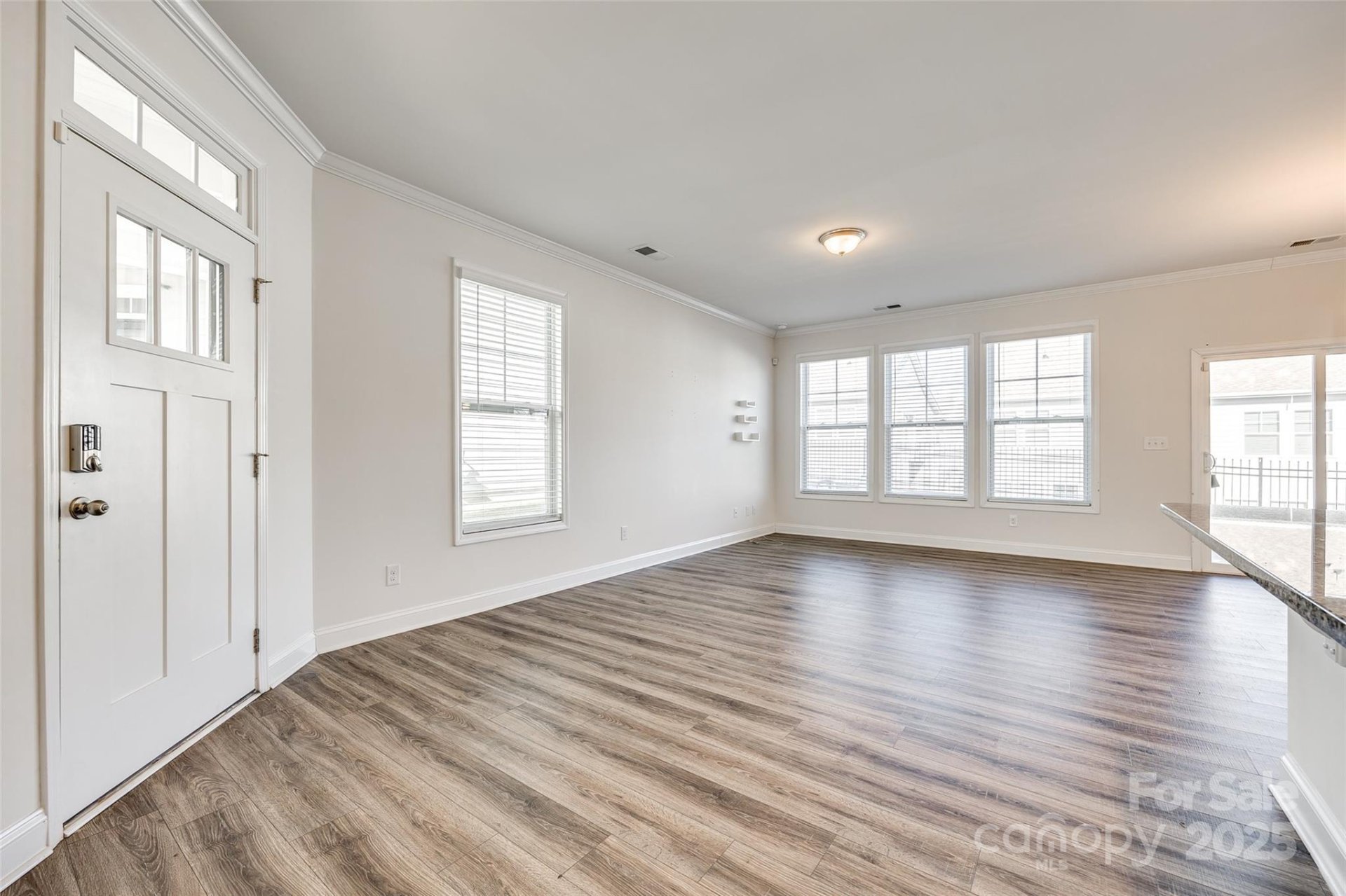 Property image 4 at 919 Emma Kate Court, Lake Wylie, SC 29710