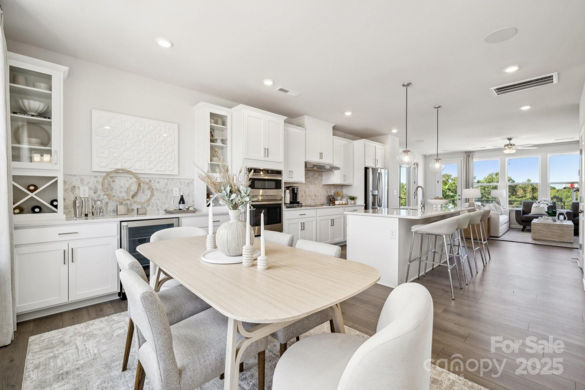 5037 Westmead Lane