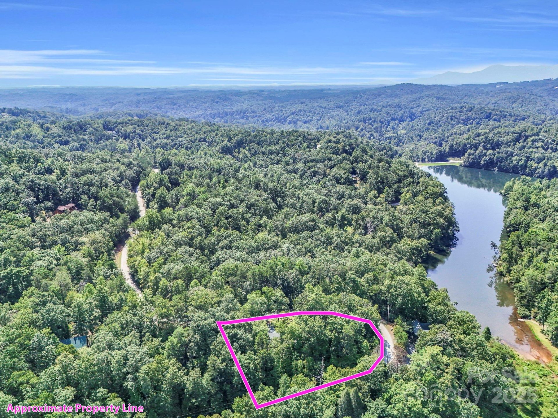 Property image 3 at 526 Shannons Walk, Lake Lure, NC 28746