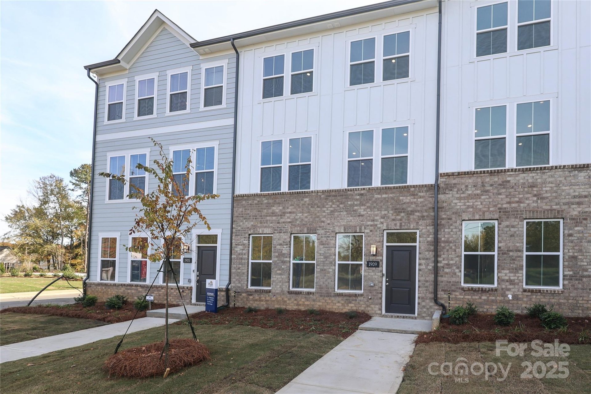 Galloway Towns, Charlotte Community