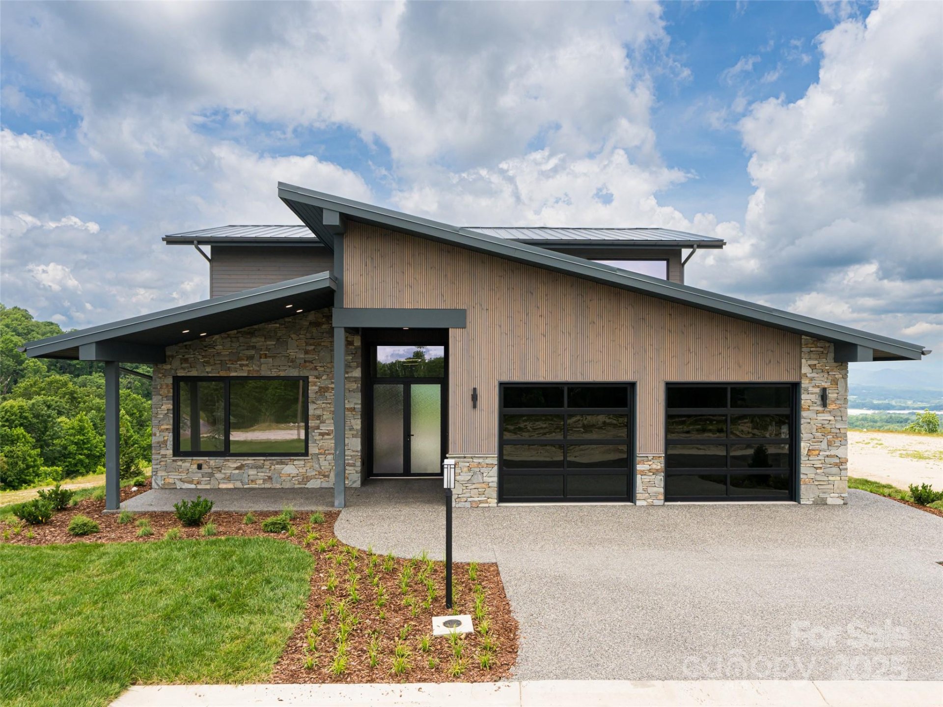 Property image 3 at 24 S Watchman Drive, Hendersonville, NC 28791