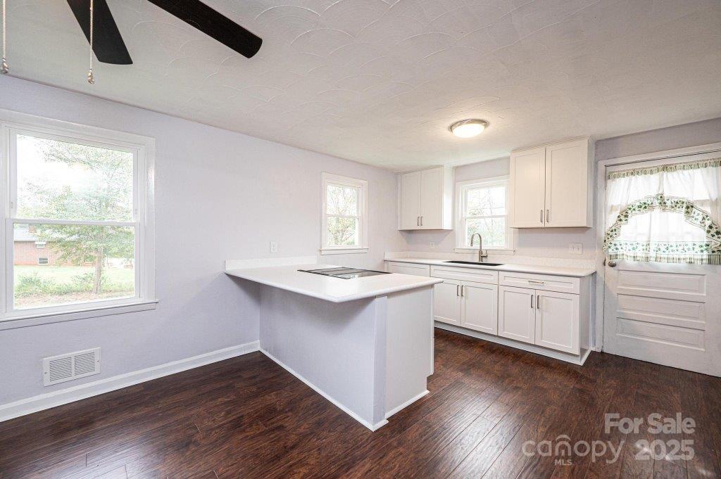 Property image 2 at 2752 21st Street, Hickory, NC 28601