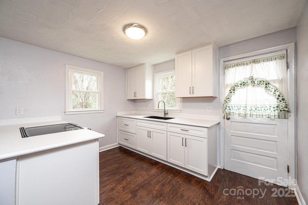 Property image 4 at 2752 21st Street, Hickory, NC 28601