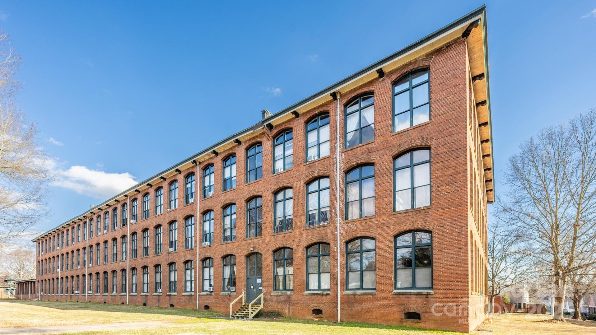 Property image 1 at 201 S Hoskins Road, Charlotte, NC 28208